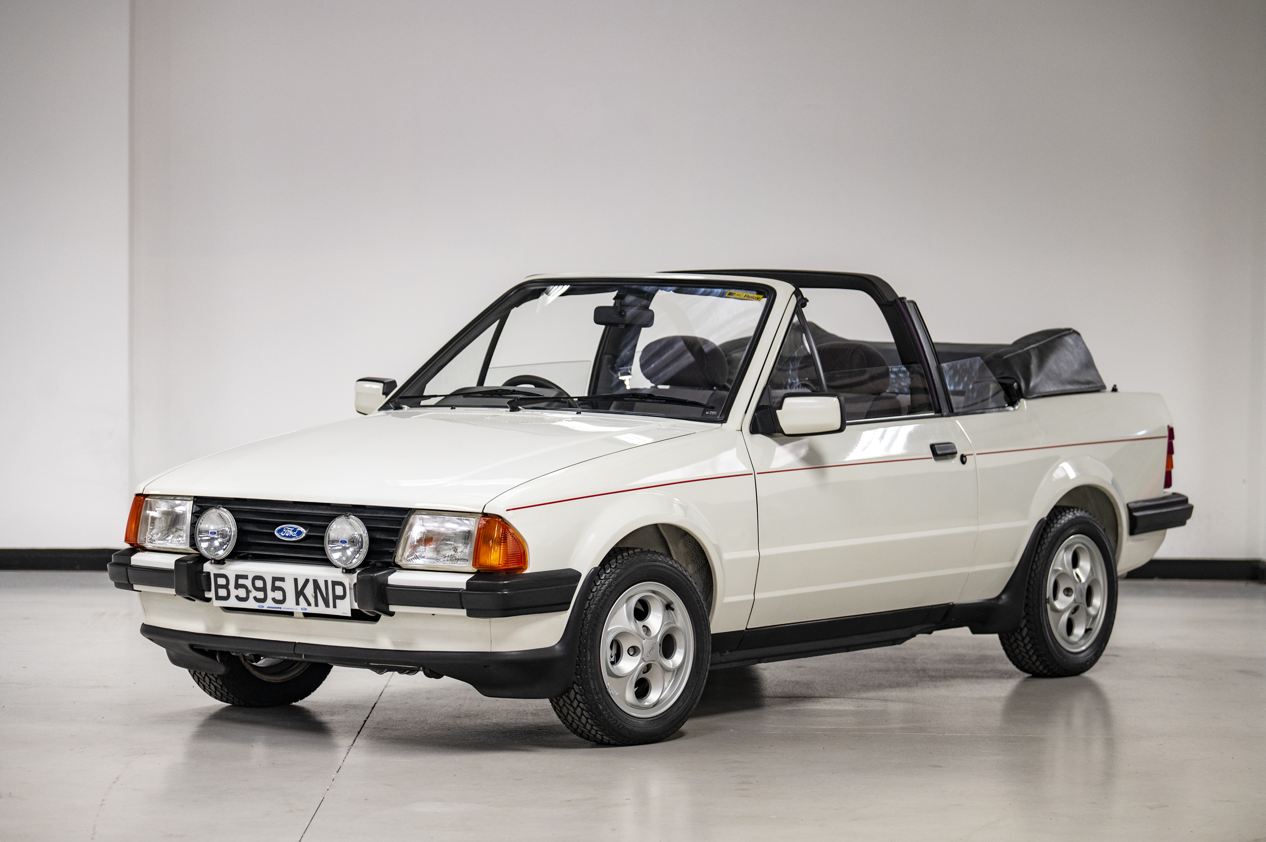 1985 FORD ESCORT 1.6I CABRIOLET - 3,044 MILES