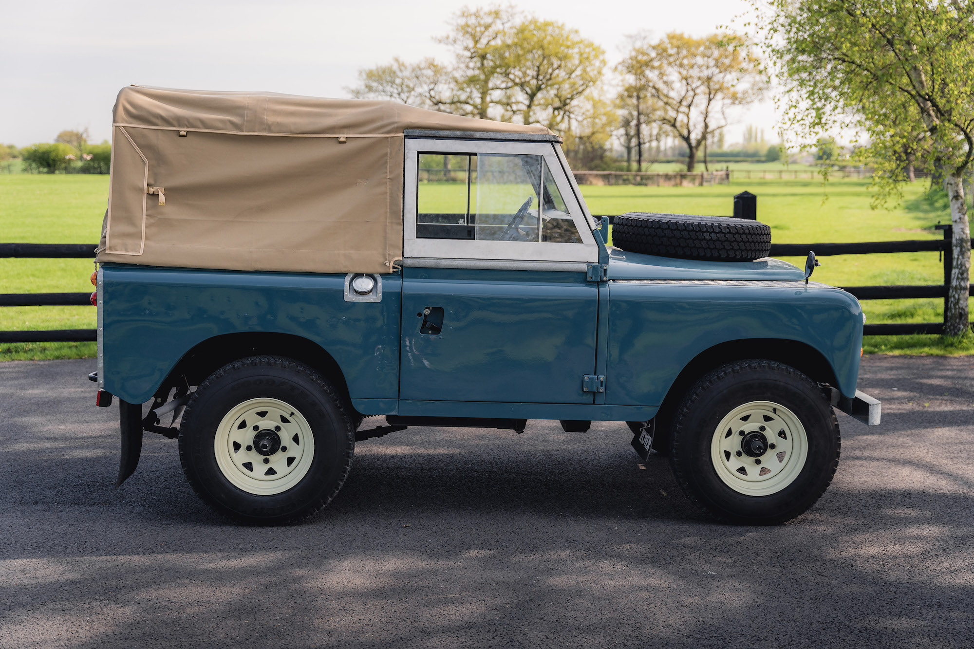 1982 LAND ROVER SERIES III 88