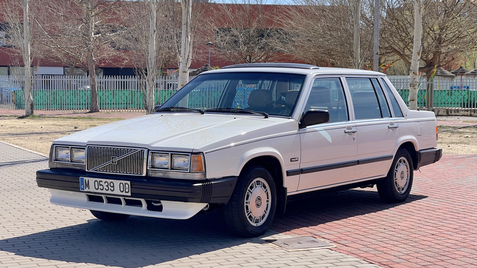 1988 VOLVO 740 GLE for sale by auction in Almansa, Albacete, Spain