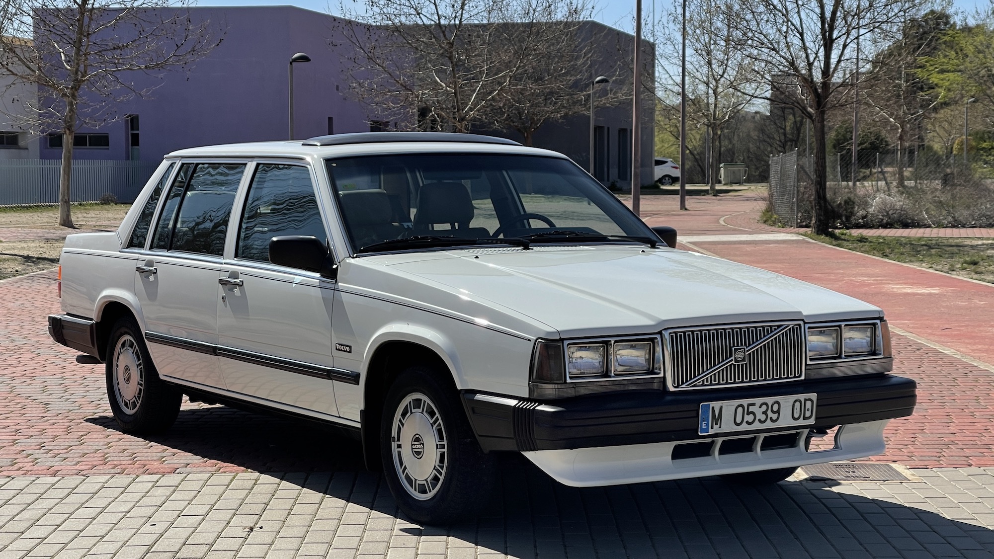 1988 VOLVO 740 GLE