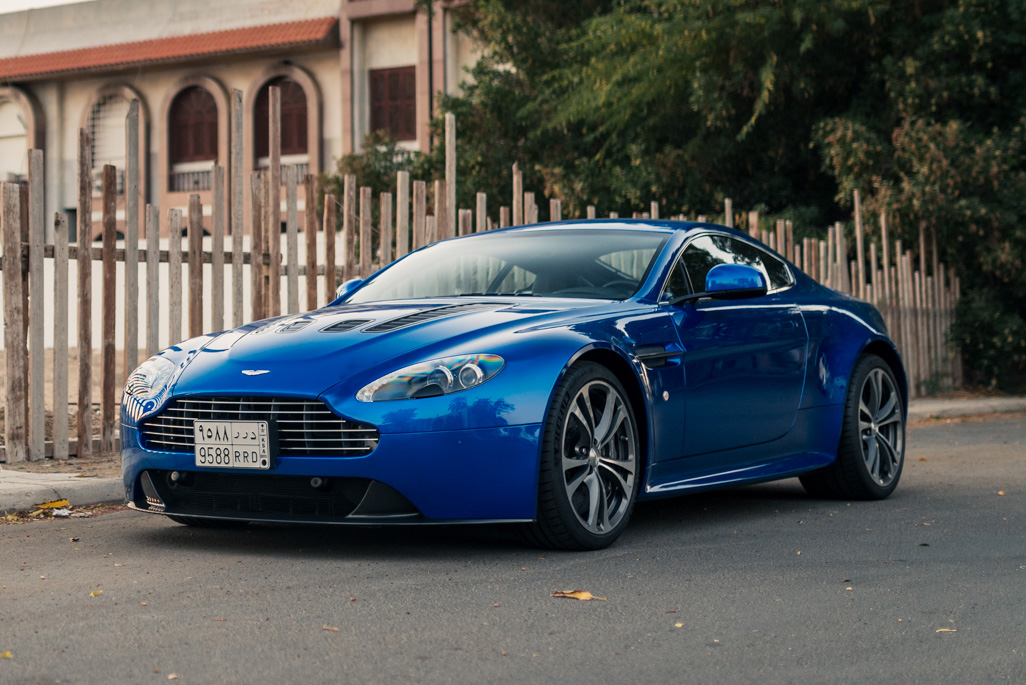 2012 ASTON MARTIN V12 VANTAGE - MANUAL - 1,398 KM