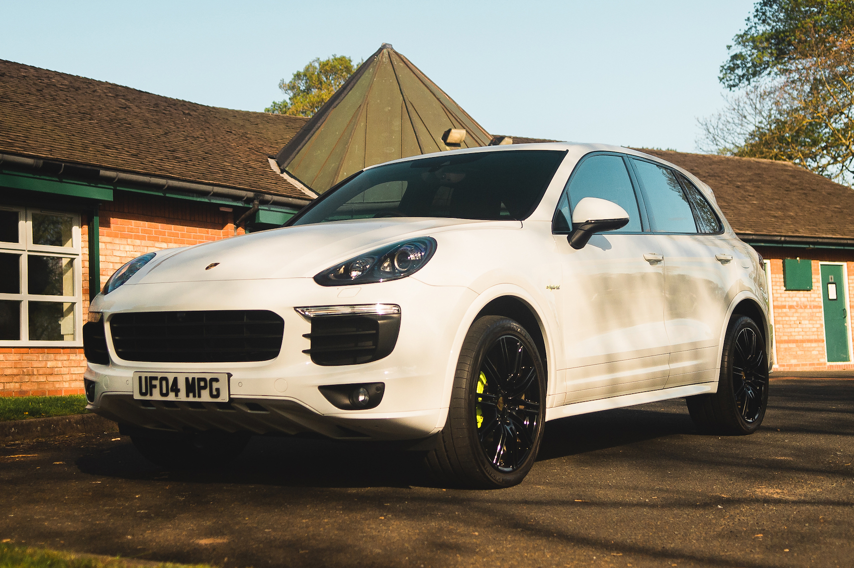 2015 PORSCHE CAYENNE S E-HYBRID - 12,950 MILES