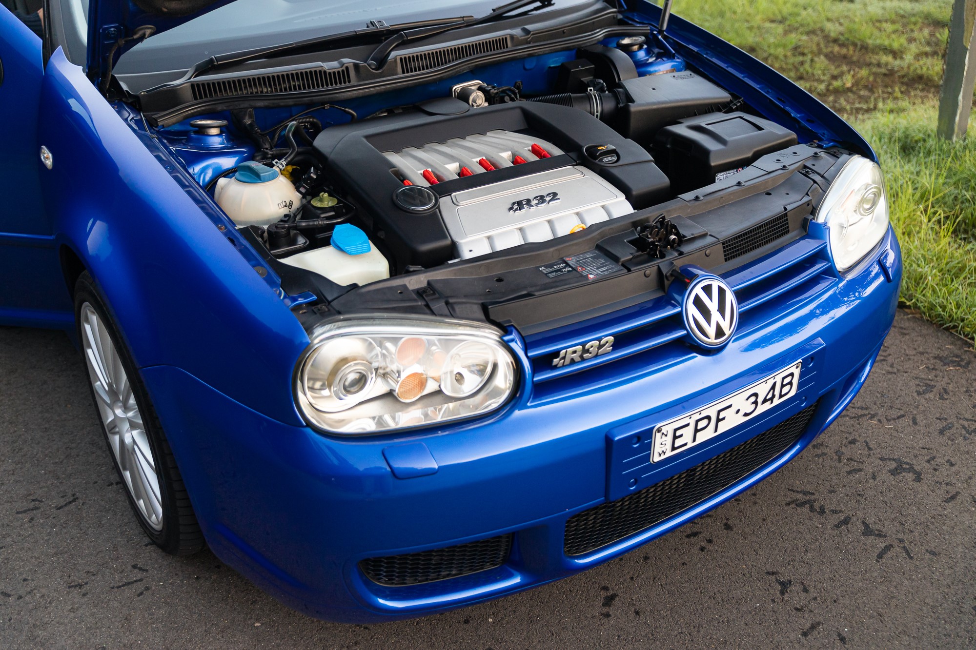 2003 VOLKSWAGEN GOLF (MK4) R32