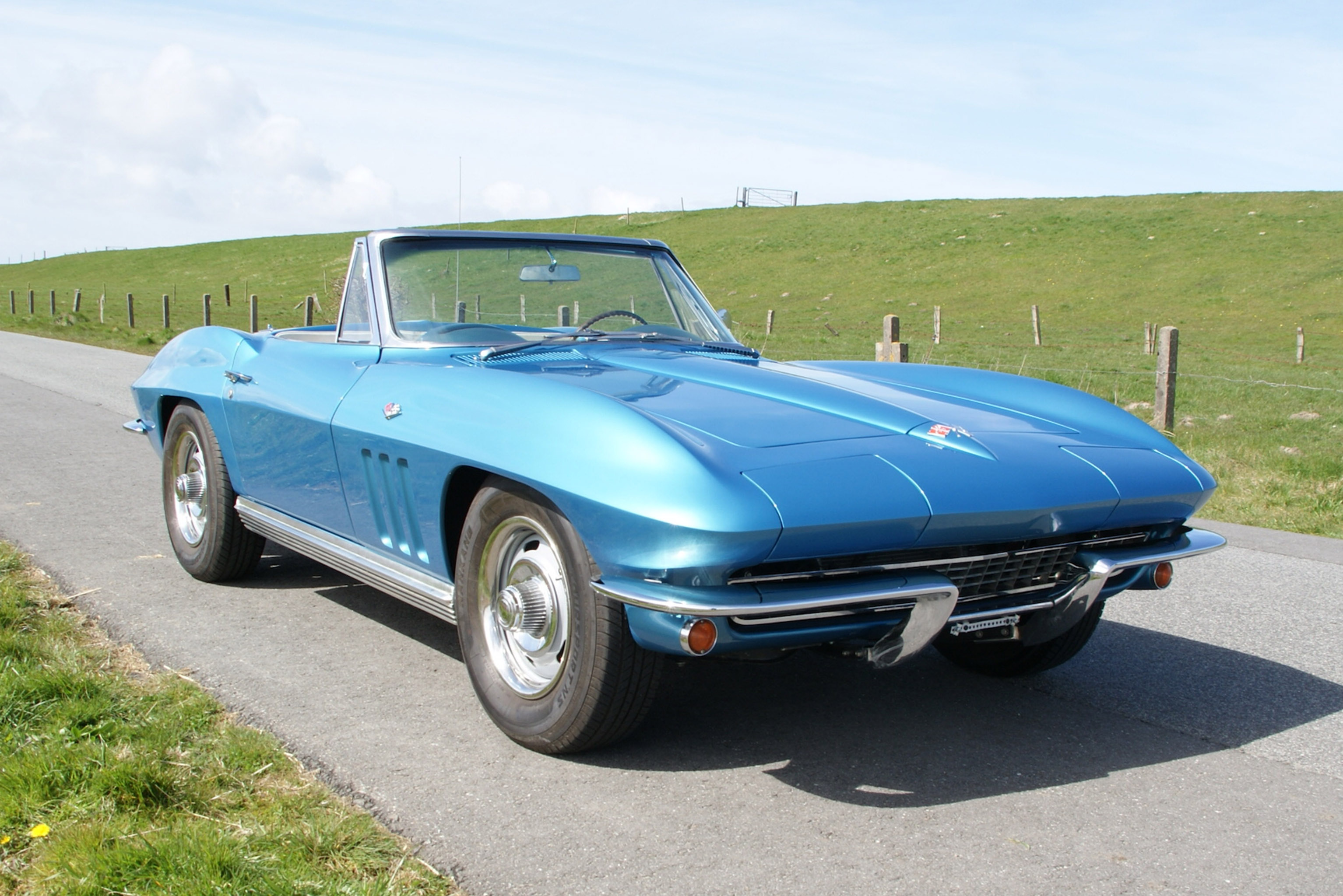 1965 CHEVROLET CORVETTE STINGRAY (C2) CONVERTIBLE