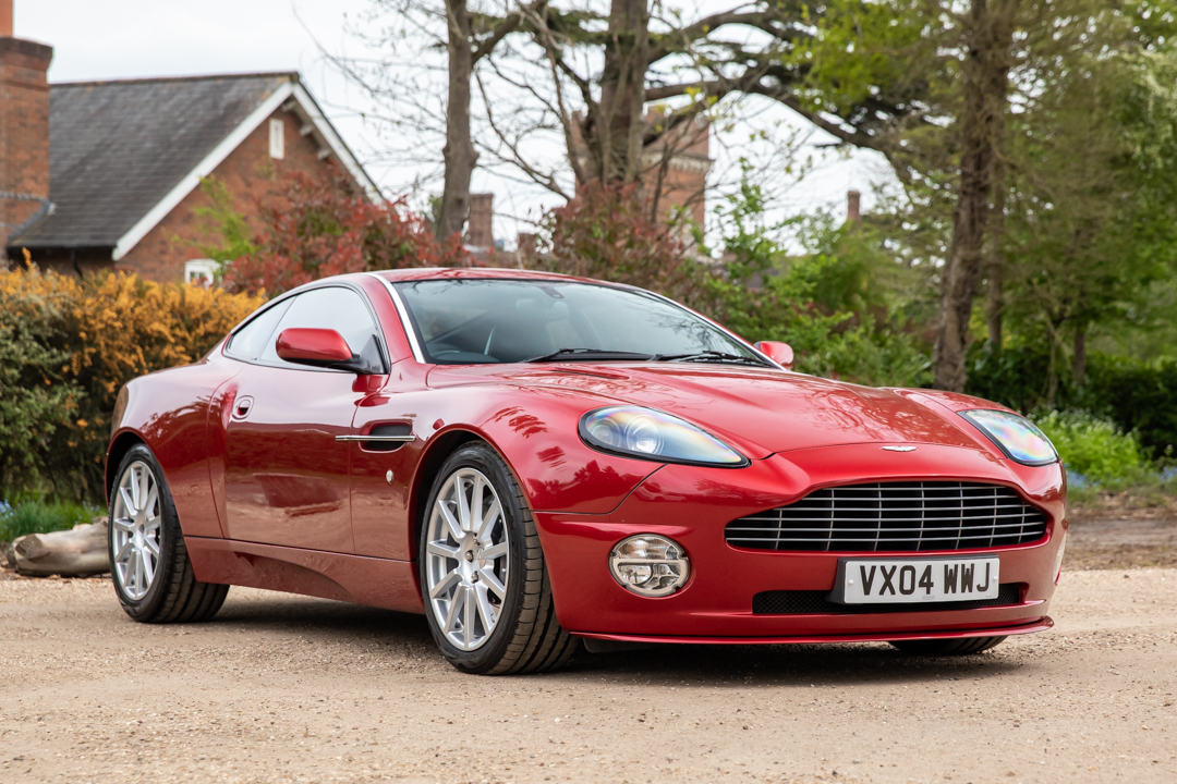 2004 ASTON MARTIN VANQUISH S - EX PRESS CAR