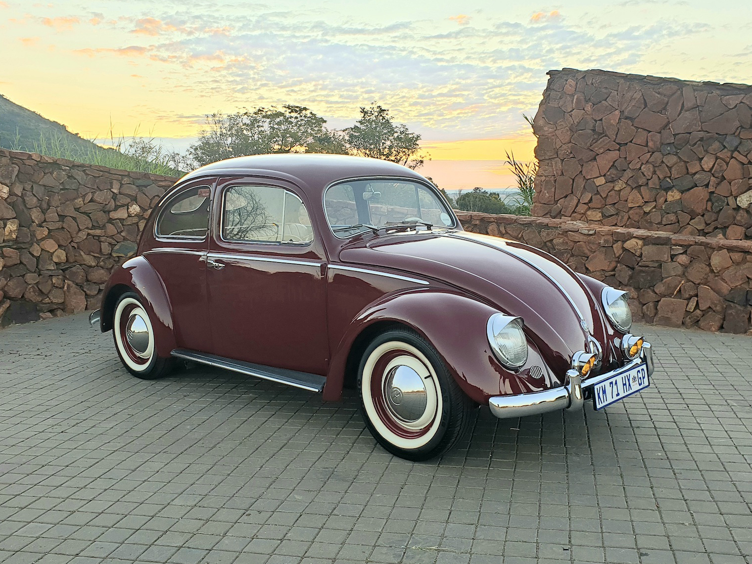 1953 VOLKSWAGEN BEETLE 'ZWITTER' SPLIT WINDOW