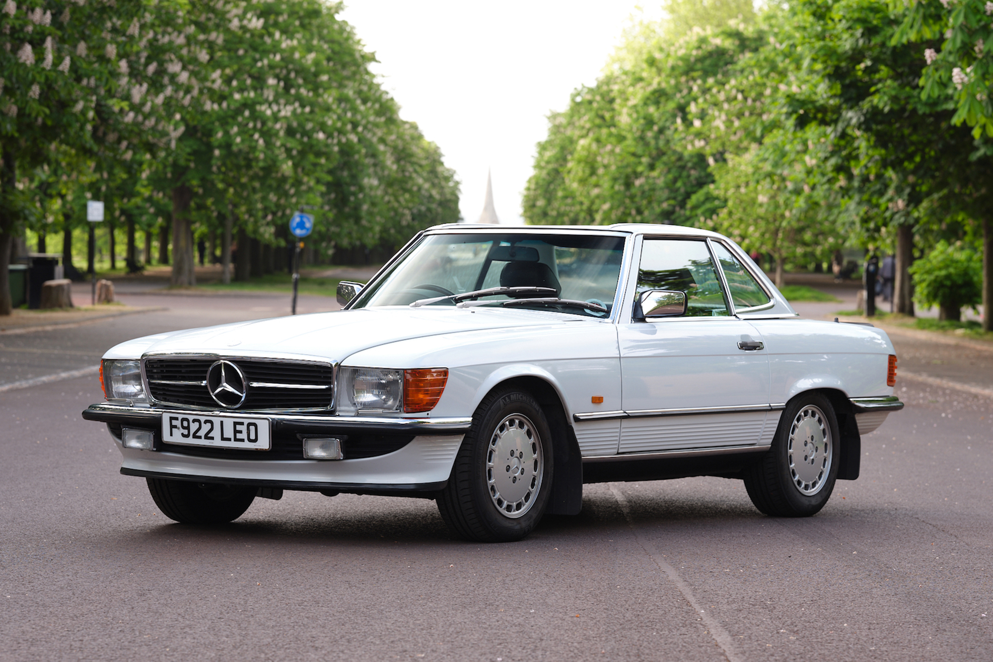 1989 MERCEDES-BENZ (R107) 420 SL