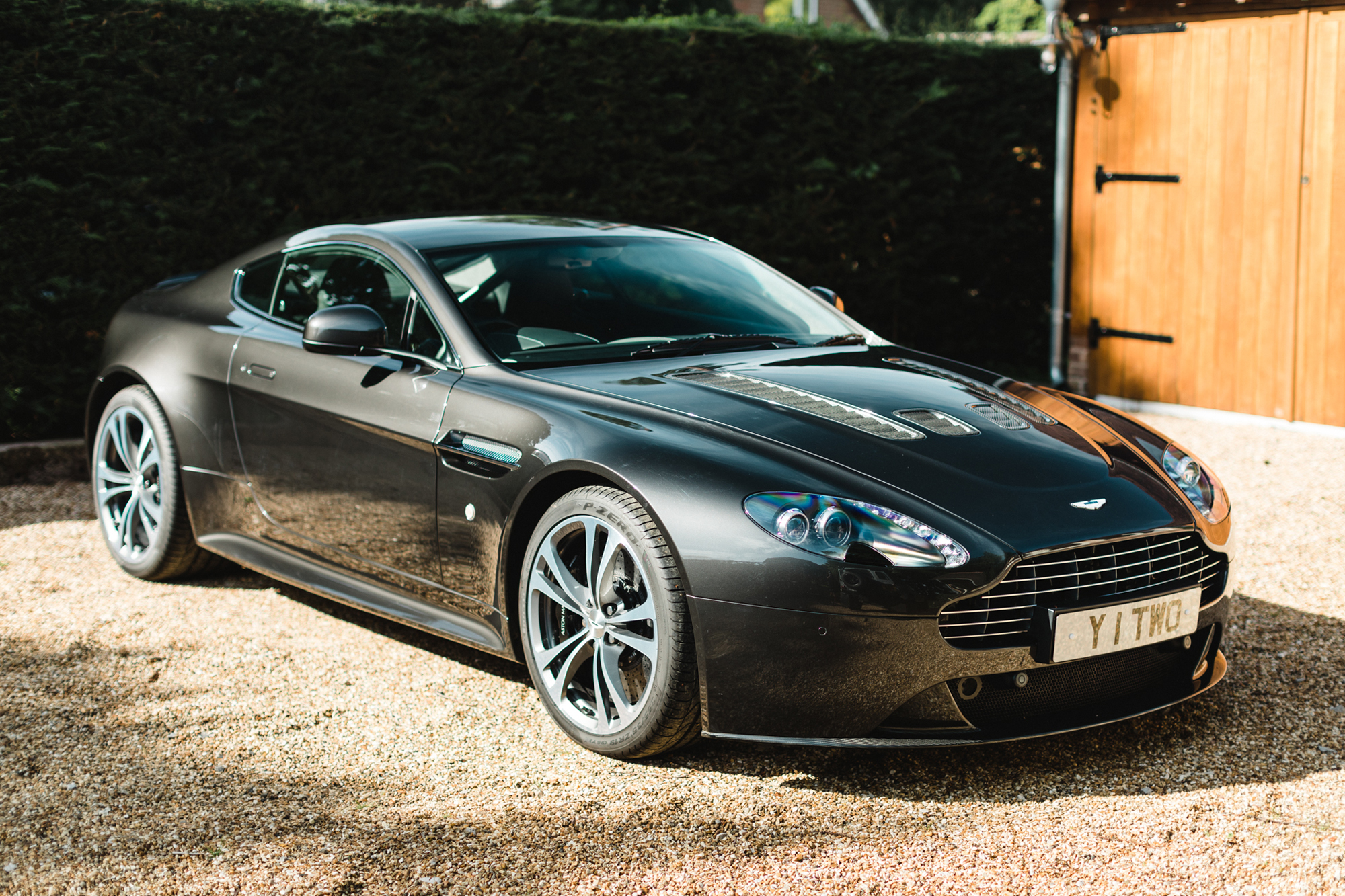 2011 ASTON MARTIN V12 VANTAGE - MANUAL - 4,654 MILES