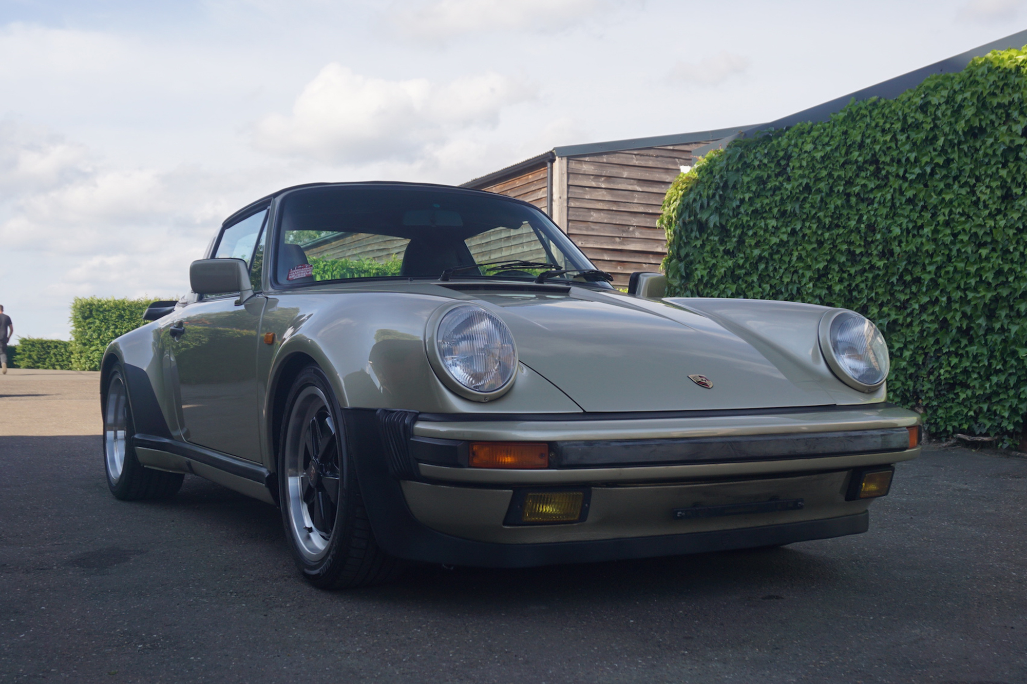 1976 PORSCHE 911 2.7 TARGA - TURBO LOOK RECREATION