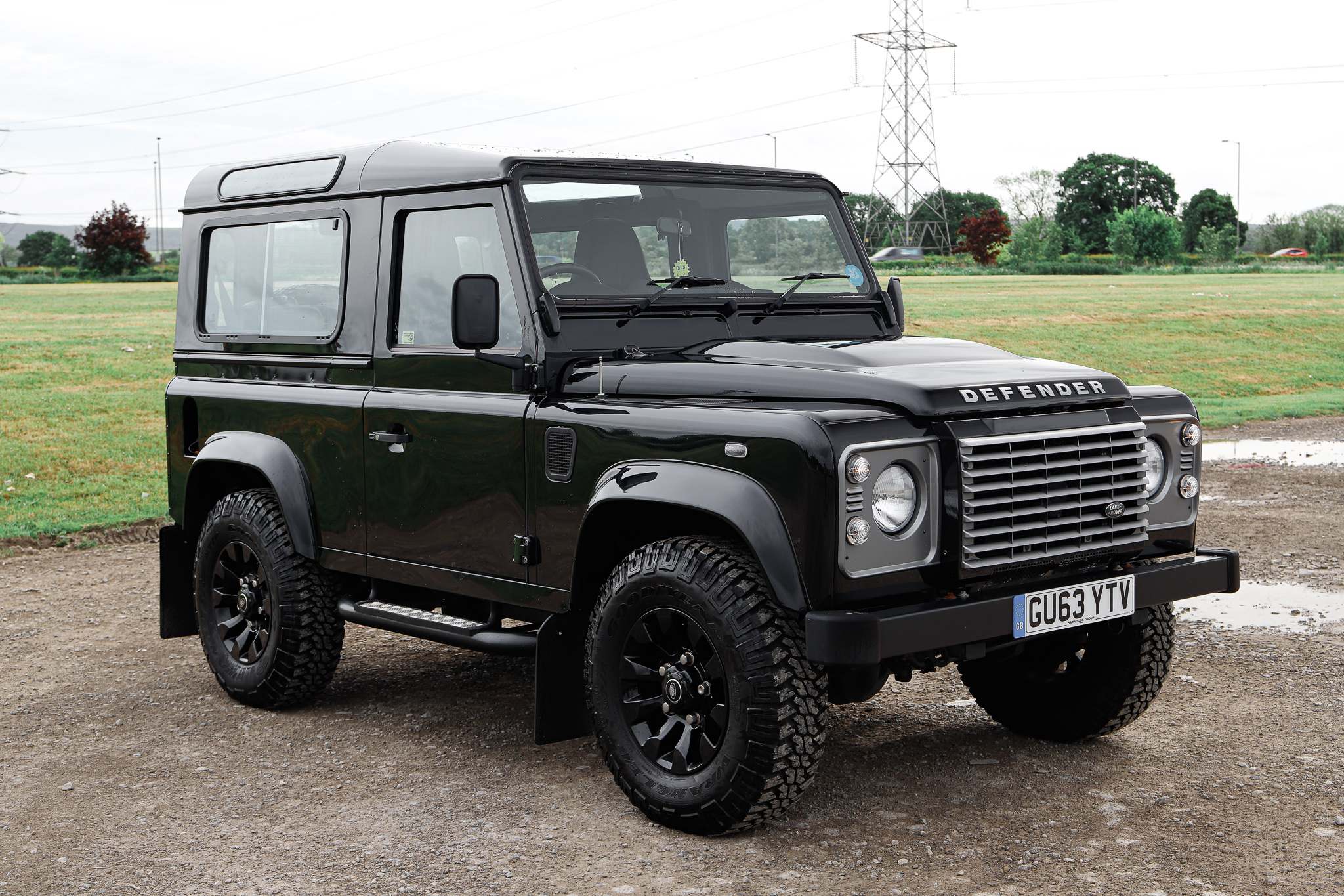 2014 LAND ROVER DEFENDER 90 XS STATION WAGON - 9,428 MILES