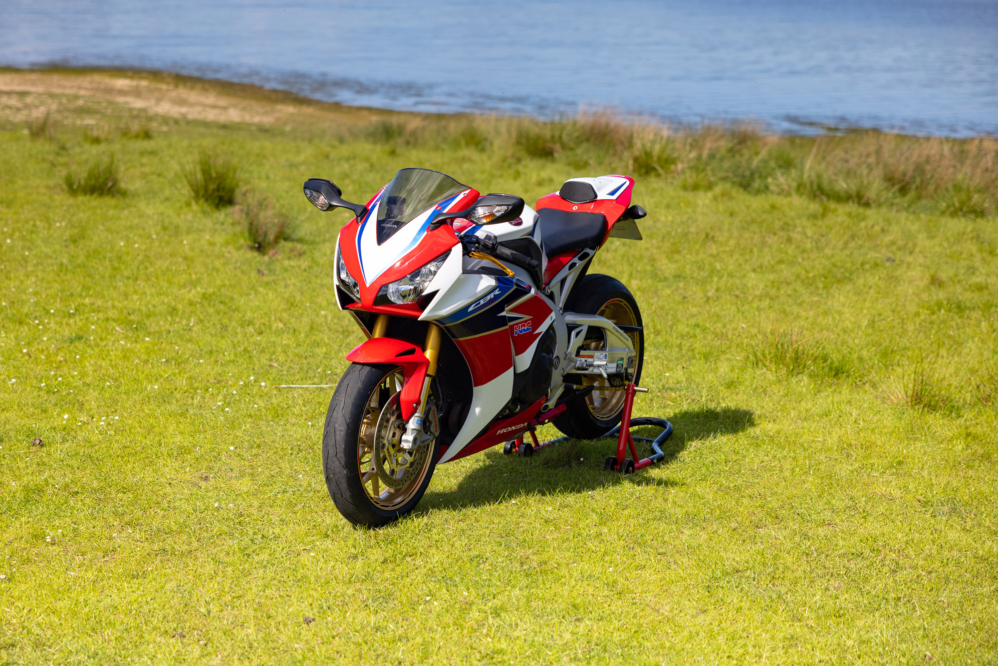 Unleash The Beast A Deep Dive Into The 2016 Honda Cbr1000rr Fireblade