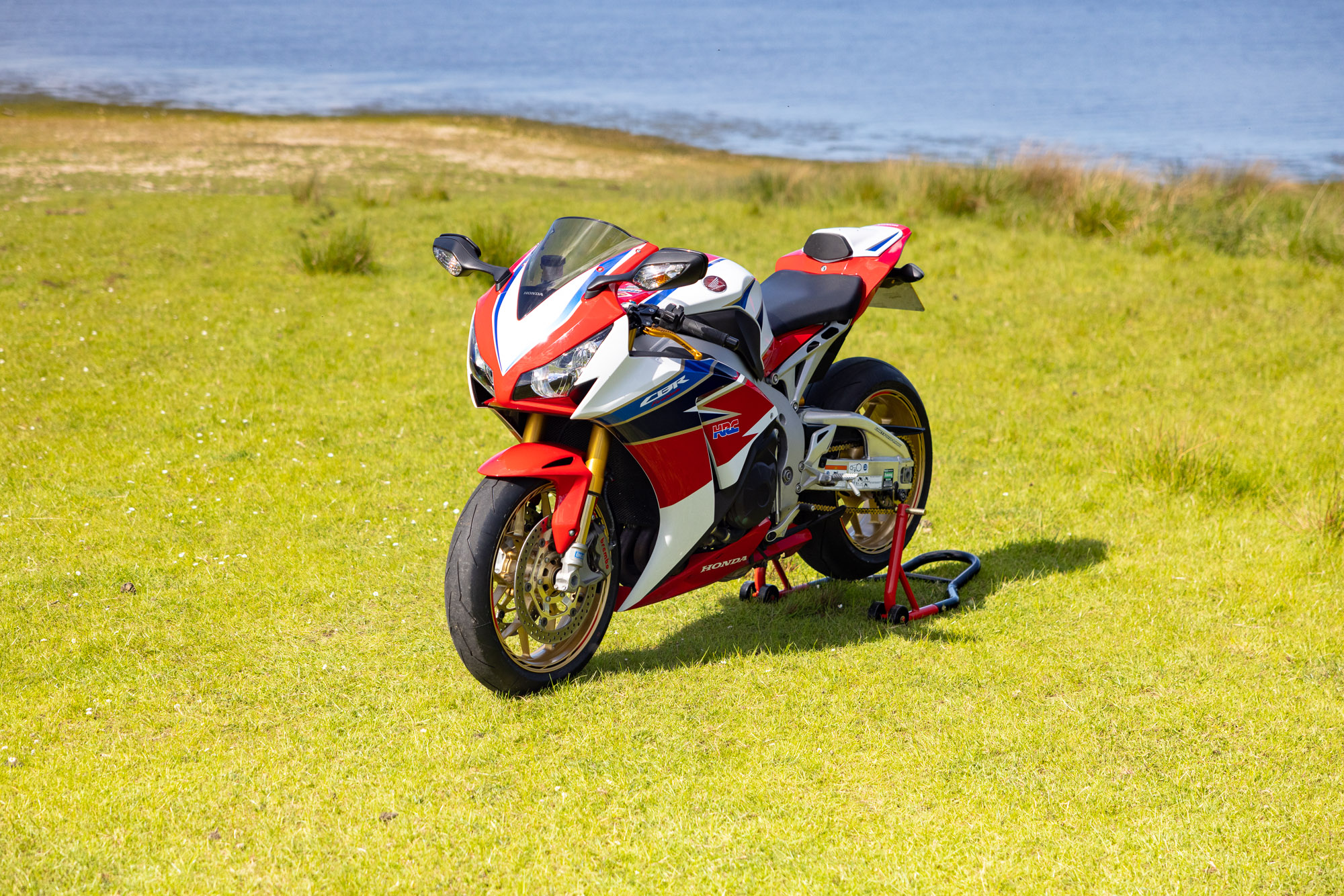 Unleash The Beast A Deep Dive Into The 2016 Honda Cbr1000rr Fireblade