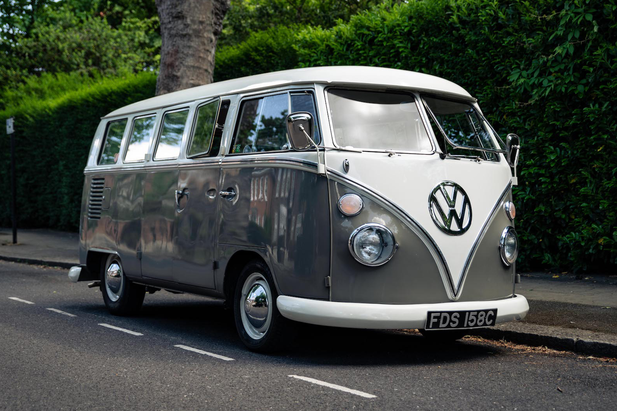 1965 VOLKSWAGEN T1 SPLITSCREEN CAMPERVAN