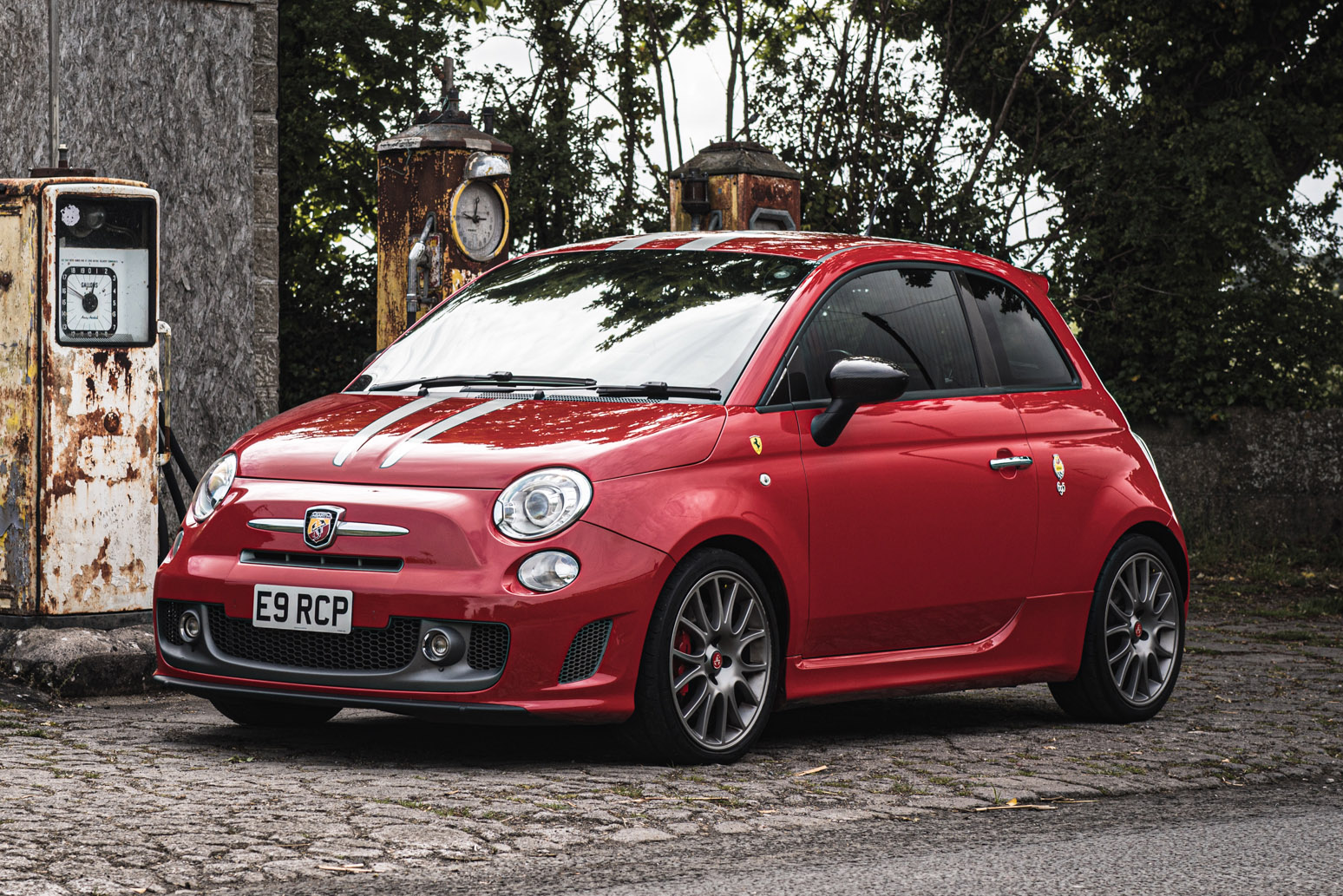 2010 ABARTH 695 TRIBUTO FERRARI