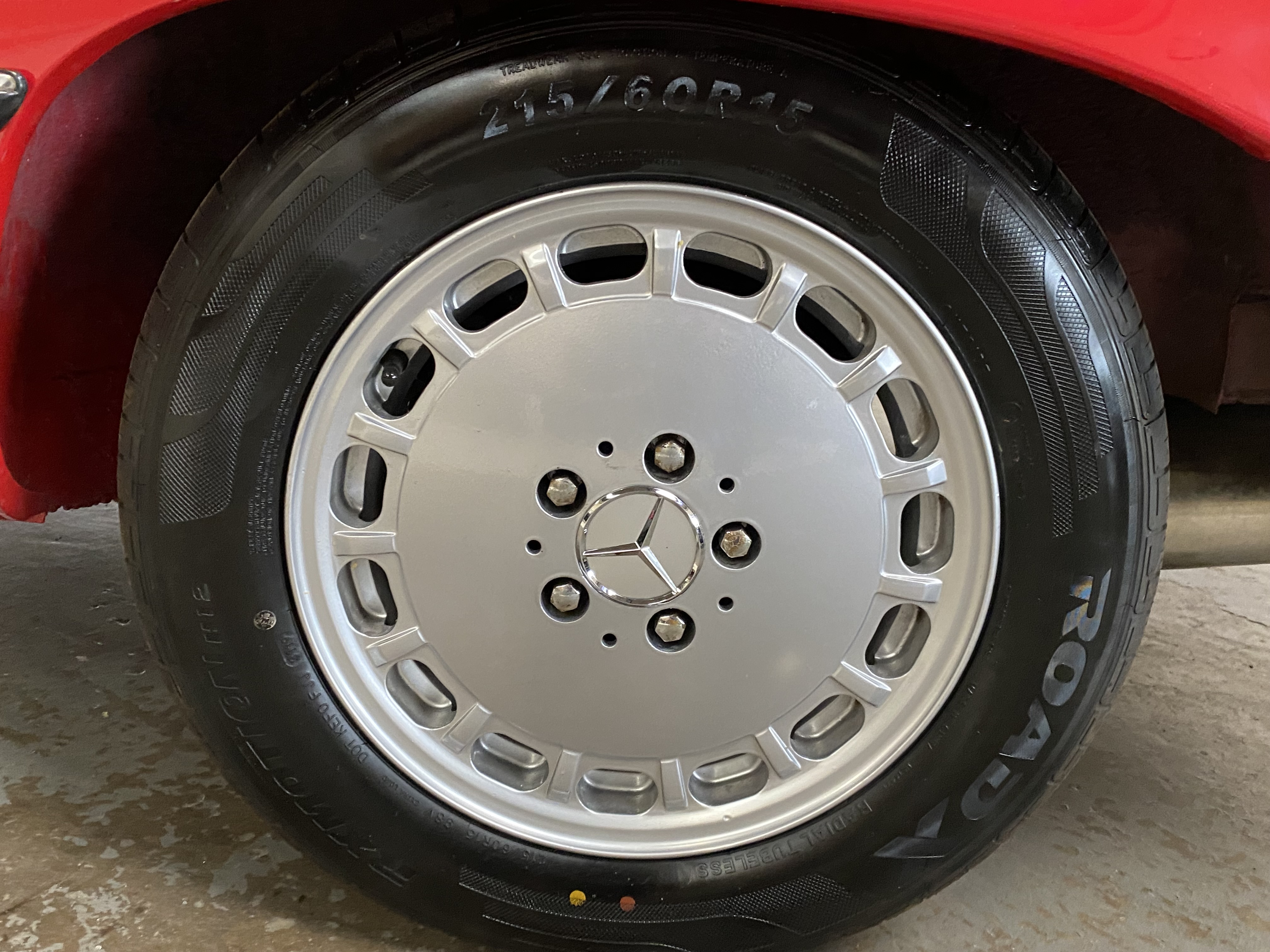 1982 MERCEDES-BENZ (R107) 500SL
