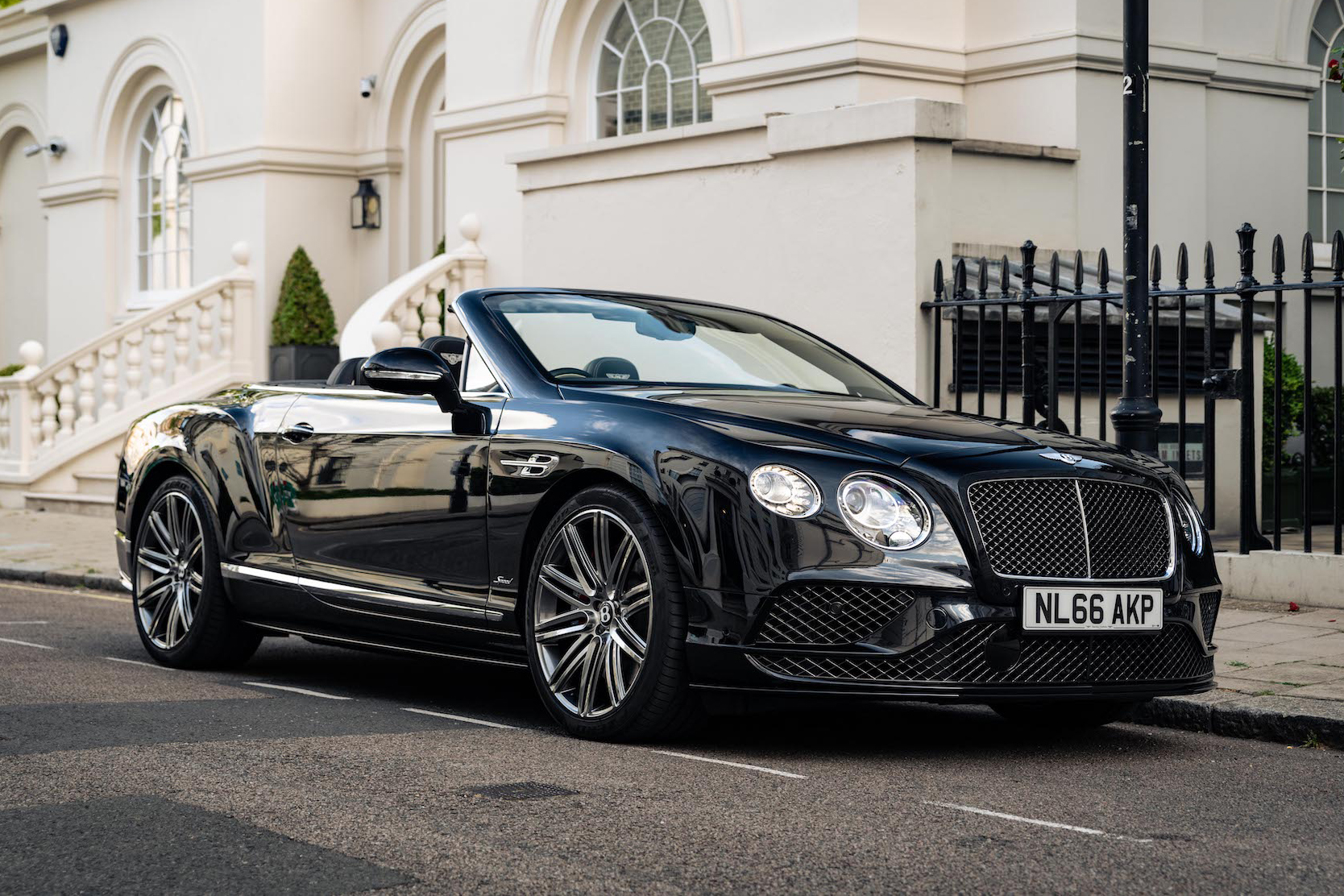 2016 BENTLEY CONTINENTAL GTC SPEED - 3,011 MILES