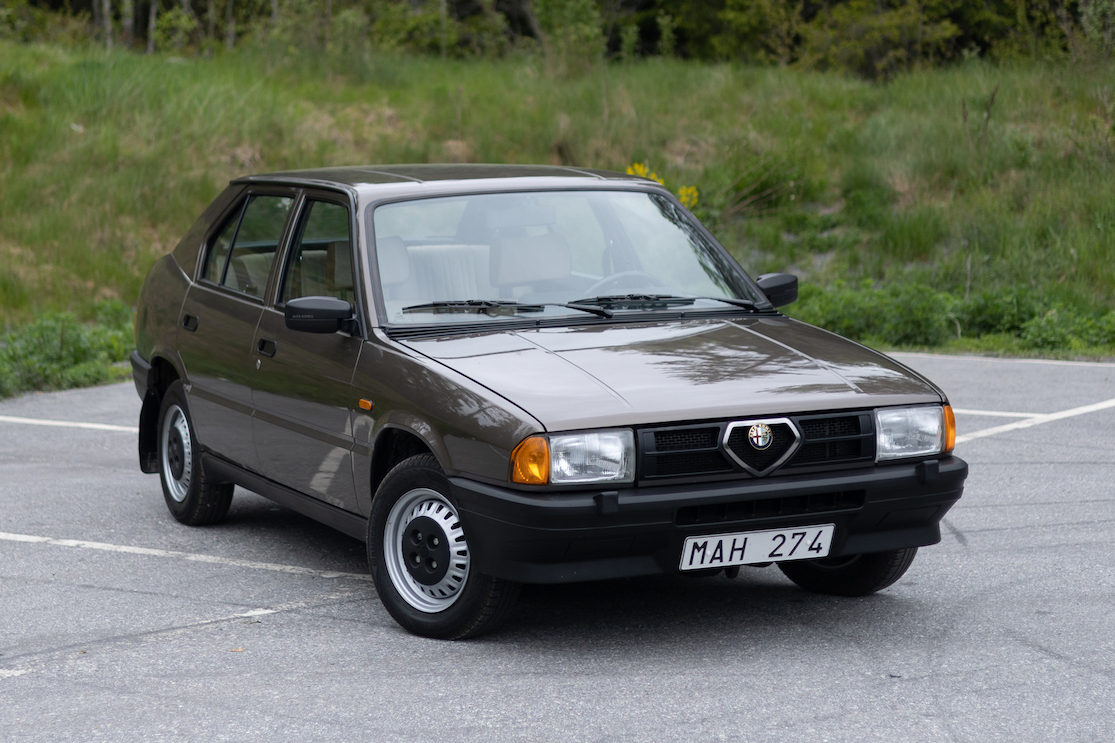 1986 ALFA ROMEO 33 - 9,106 KM