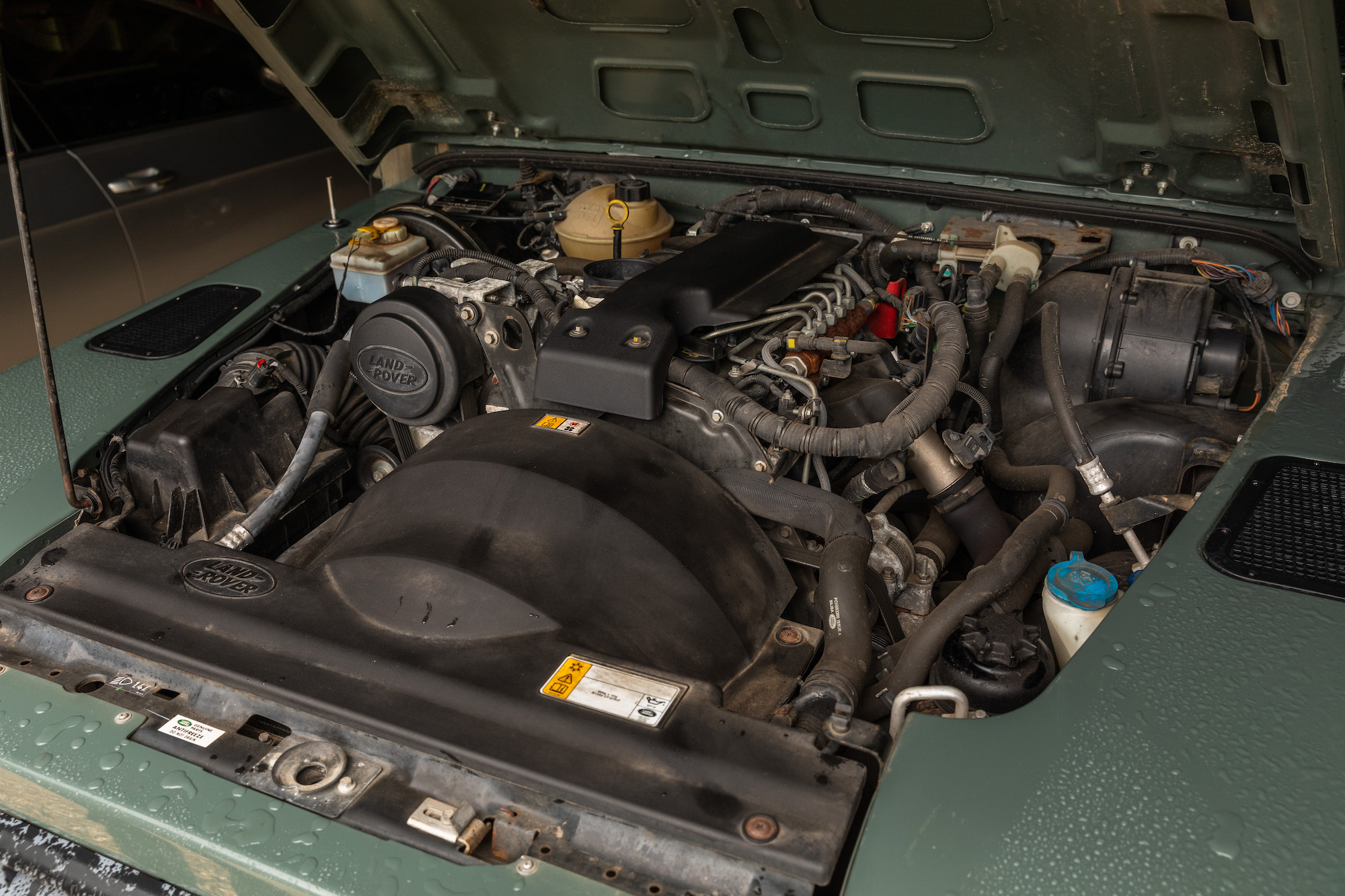 Land Rover Defender (PUMA) Carbon Fibre Engine Kit