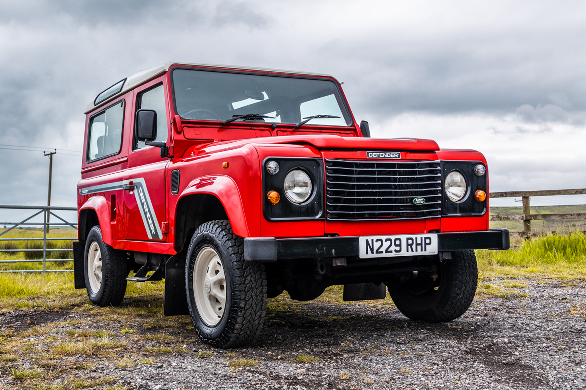 1995 LAND ROVER DEFENDER 90 COUNTY STATION WAGON