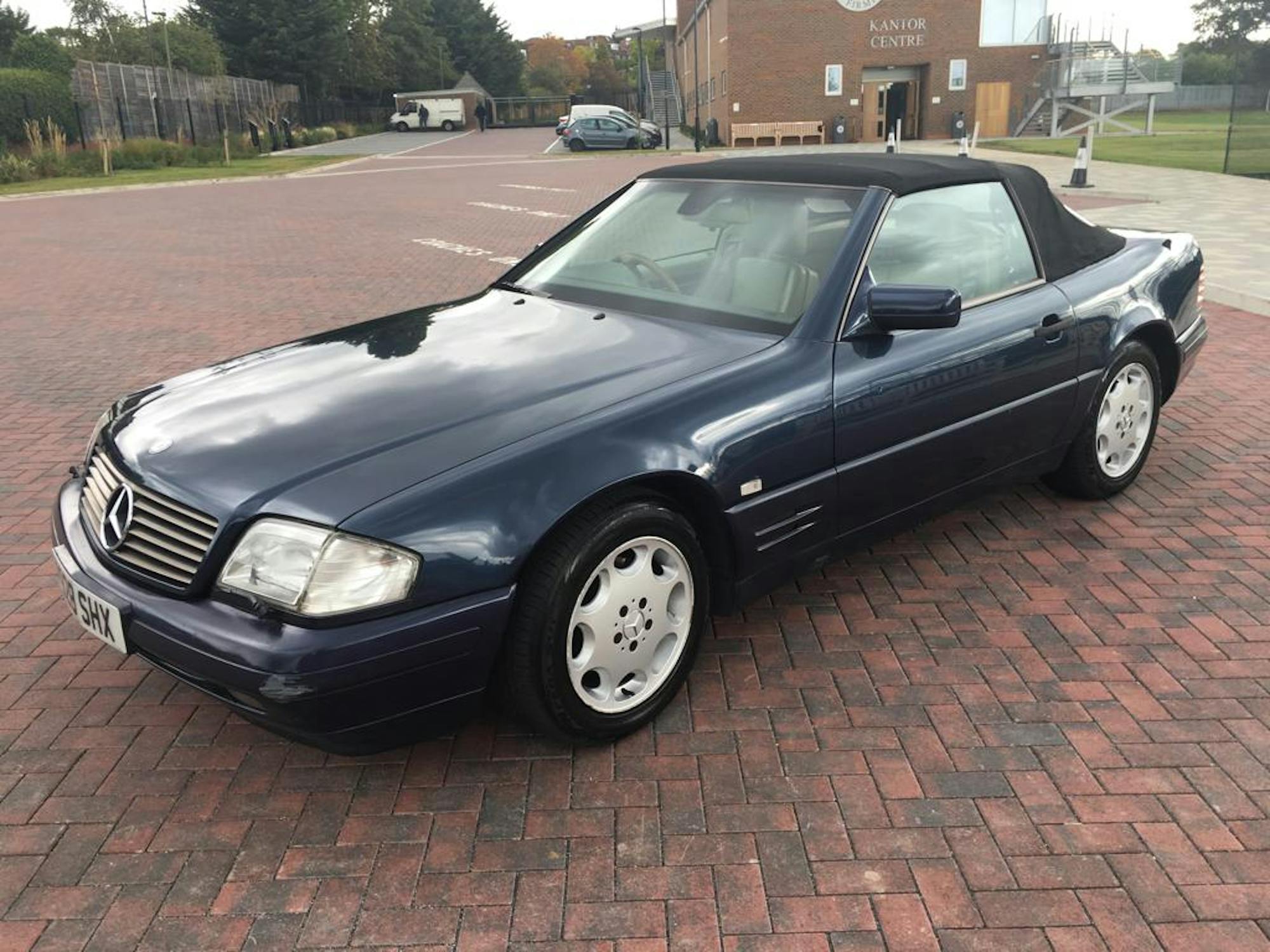 1997 MERCEDES-BENZ (R129) SL 320