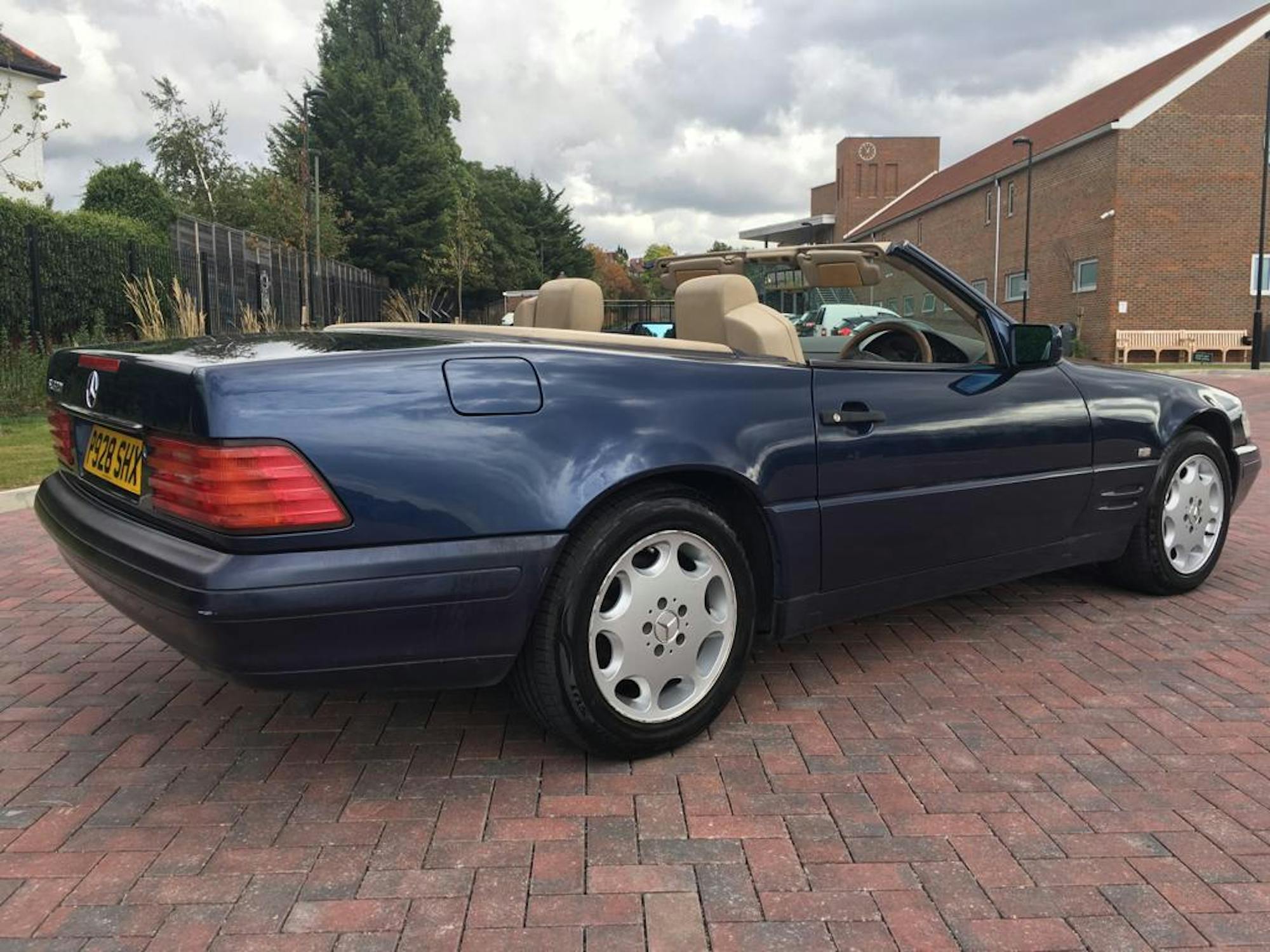 1997 MERCEDES-BENZ (R129) SL 320