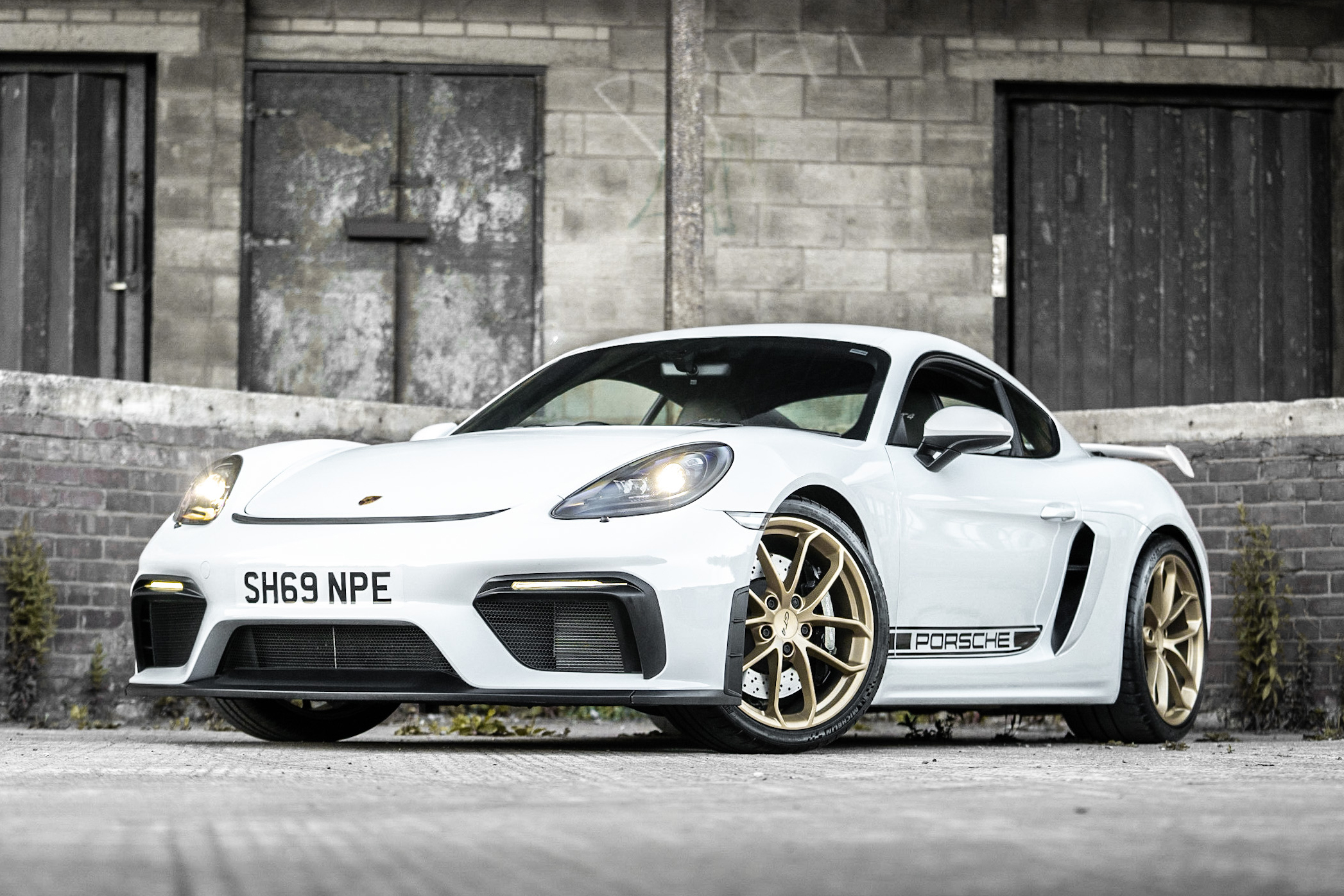 2019 PORSCHE (718) CAYMAN GT4