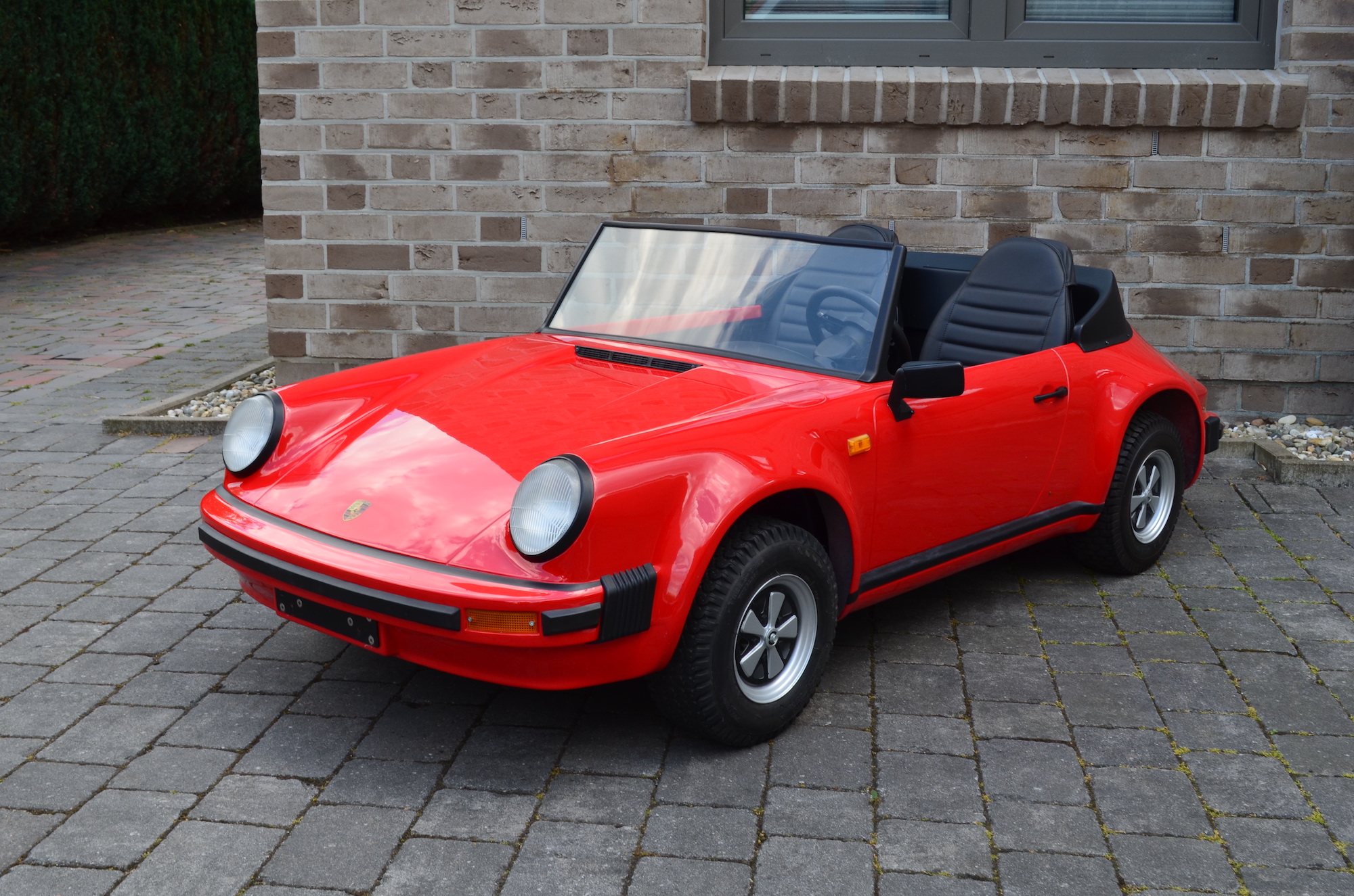 PORSCHE 911 CARRERA JUNIOR CHILDREN'S CAR