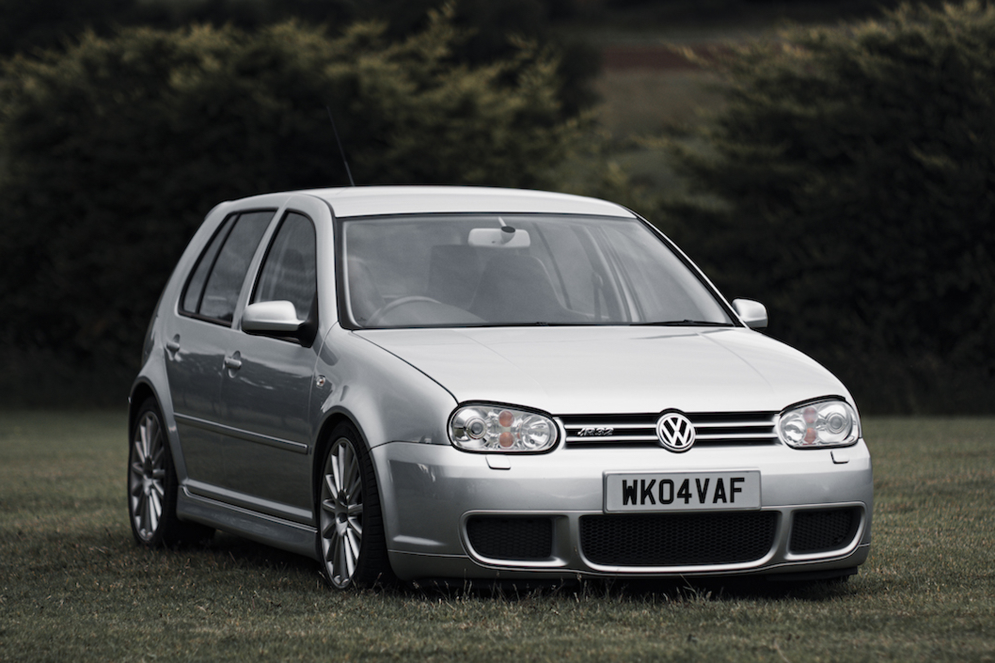 2004 VOLKSWAGEN GOLF (MK4) R32