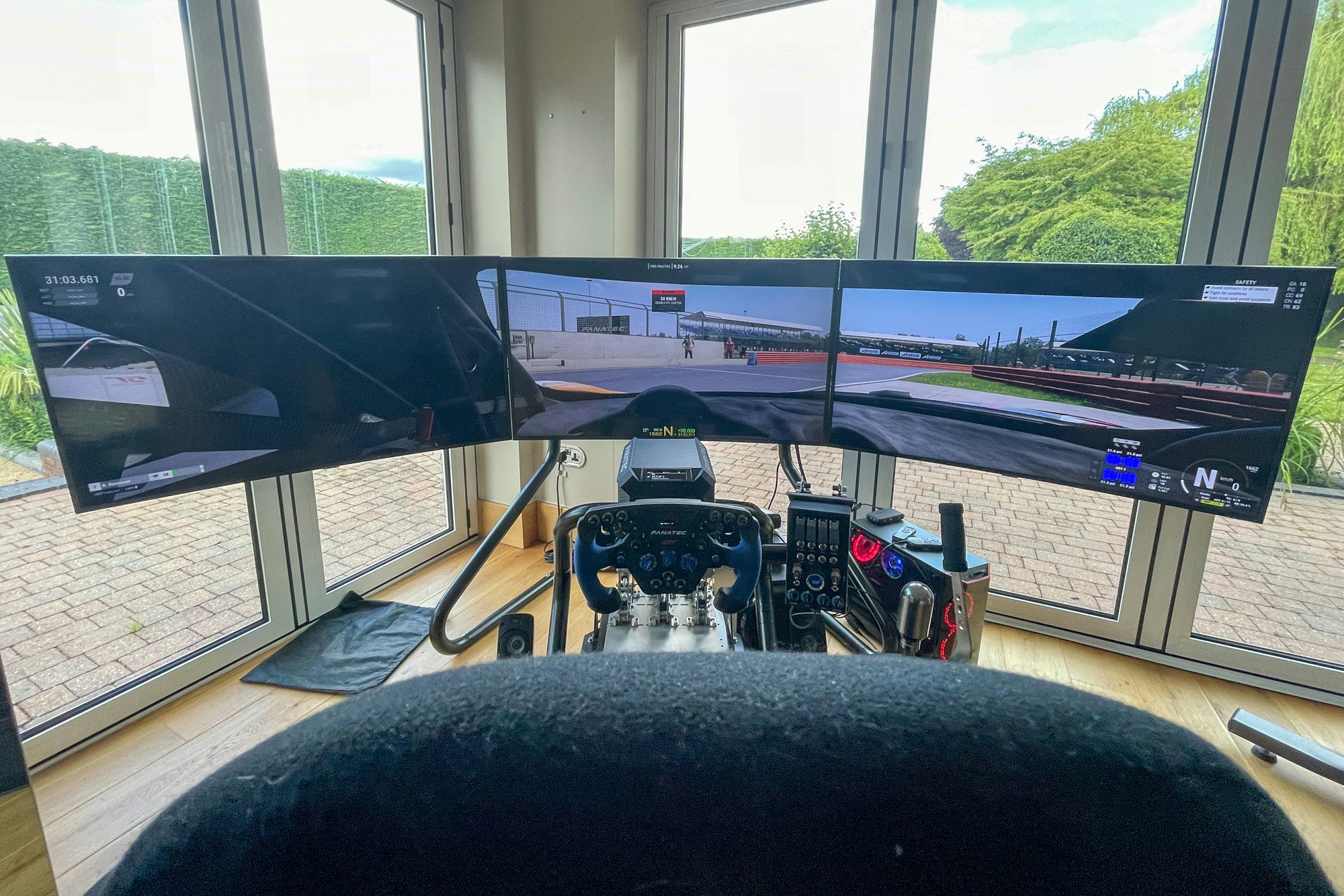 CUSTOM RACING SIMULATOR