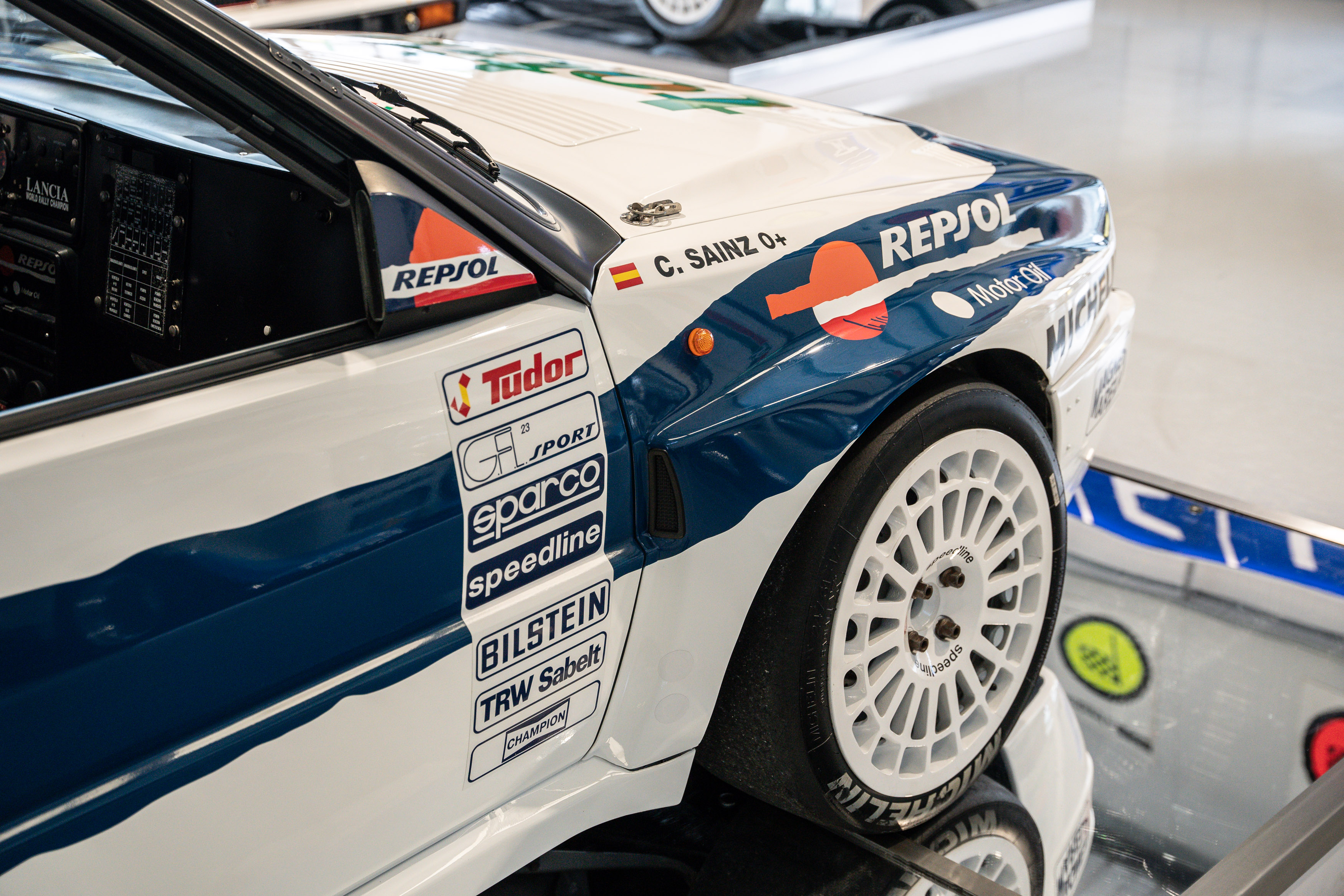 1991 LANCIA DELTA HF INTEGRALE - EX WORKS GROUP A RALLY CAR