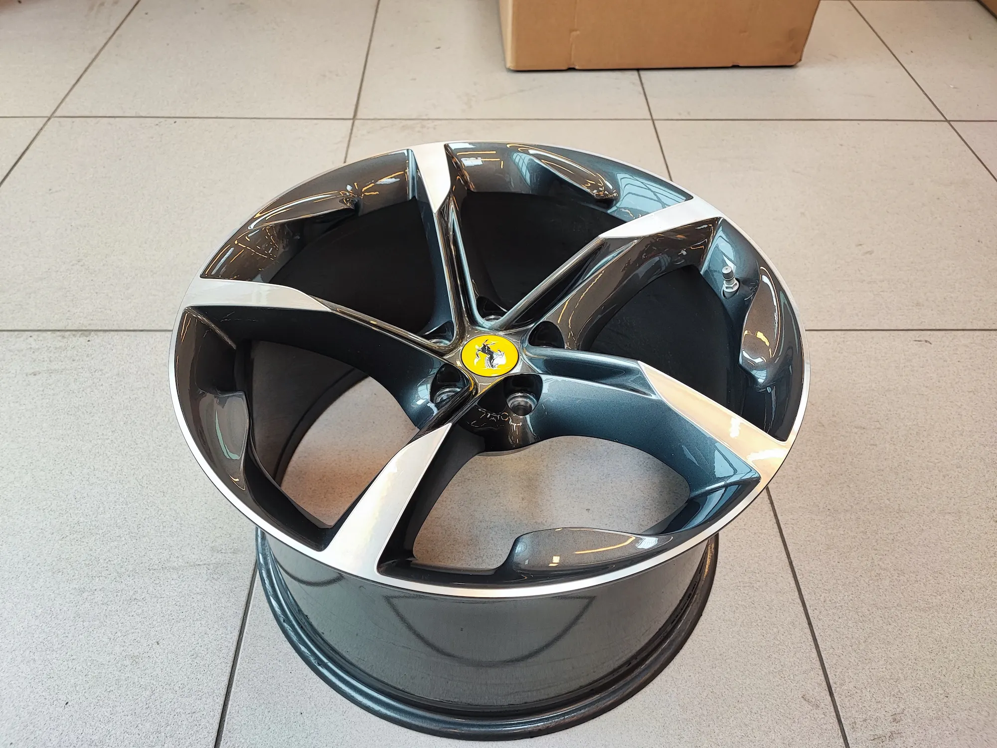 SET OF FERRARI SF90 STRADALE WHEELS