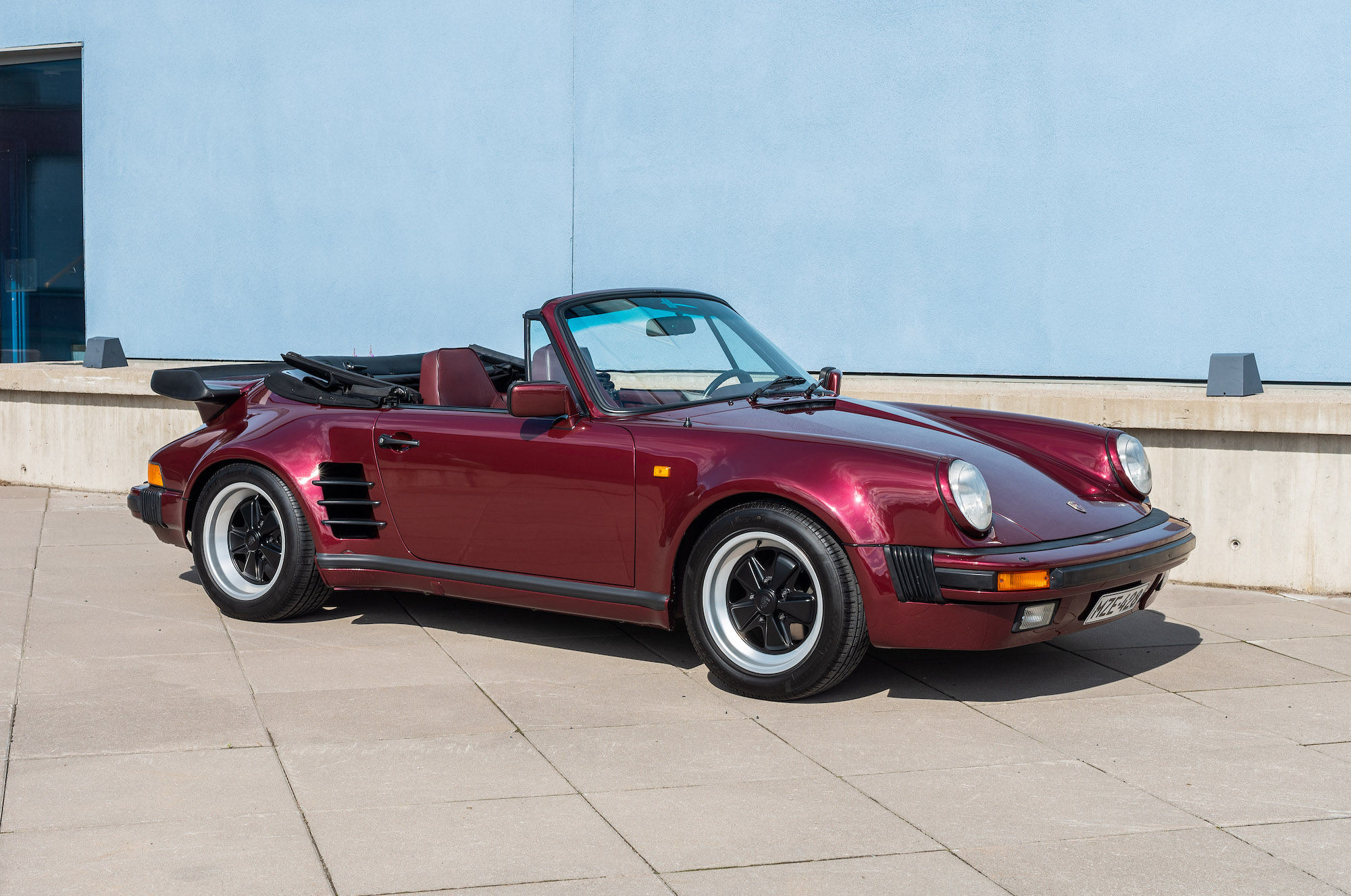 1984 PORSCHE 911 CARRERA 3.2 CABRIOLET - 930 TURBO LOOK