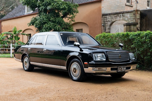 2005 TOYOTA CENTURY V12