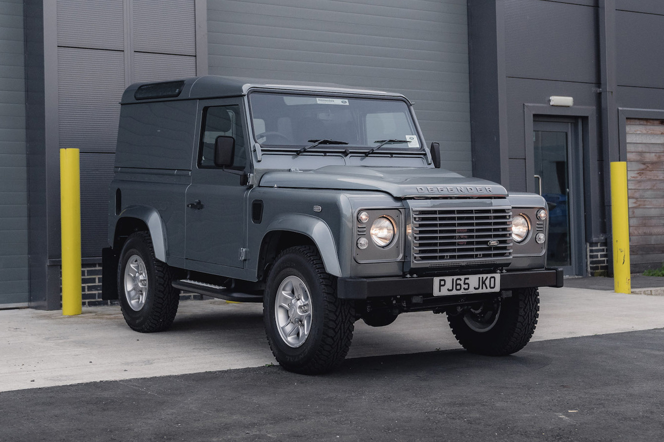 2015 LAND ROVER DEFENDER 90 HARD TOP - 25 MILES