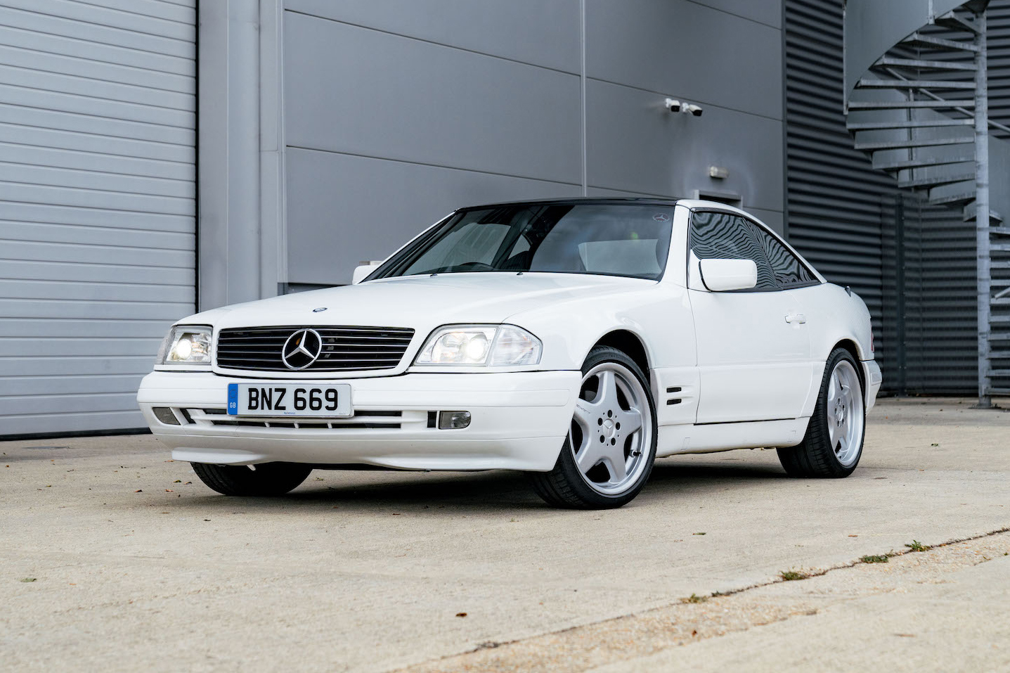 1996 MERCEDES-BENZ (R129) SL320