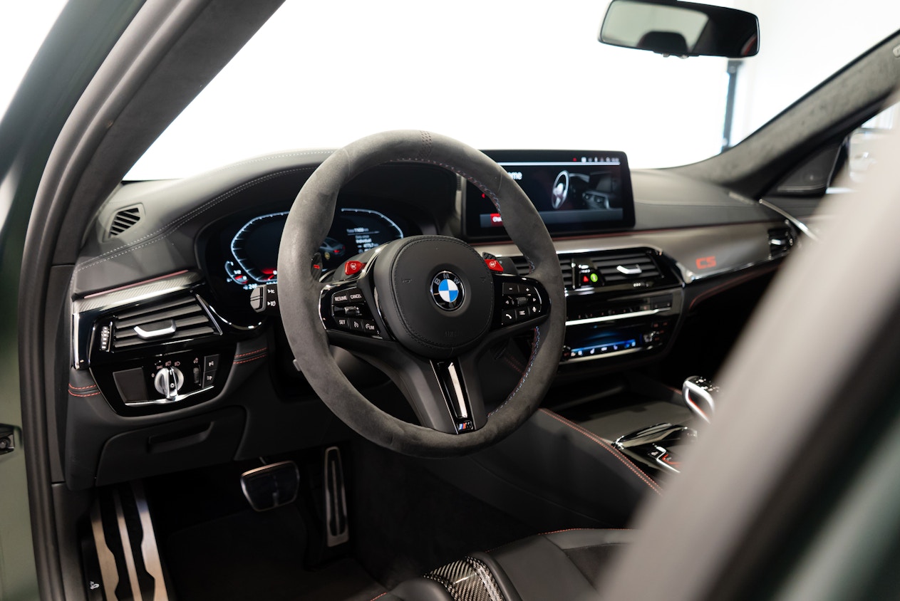 BMW M5 Motorabdeckung