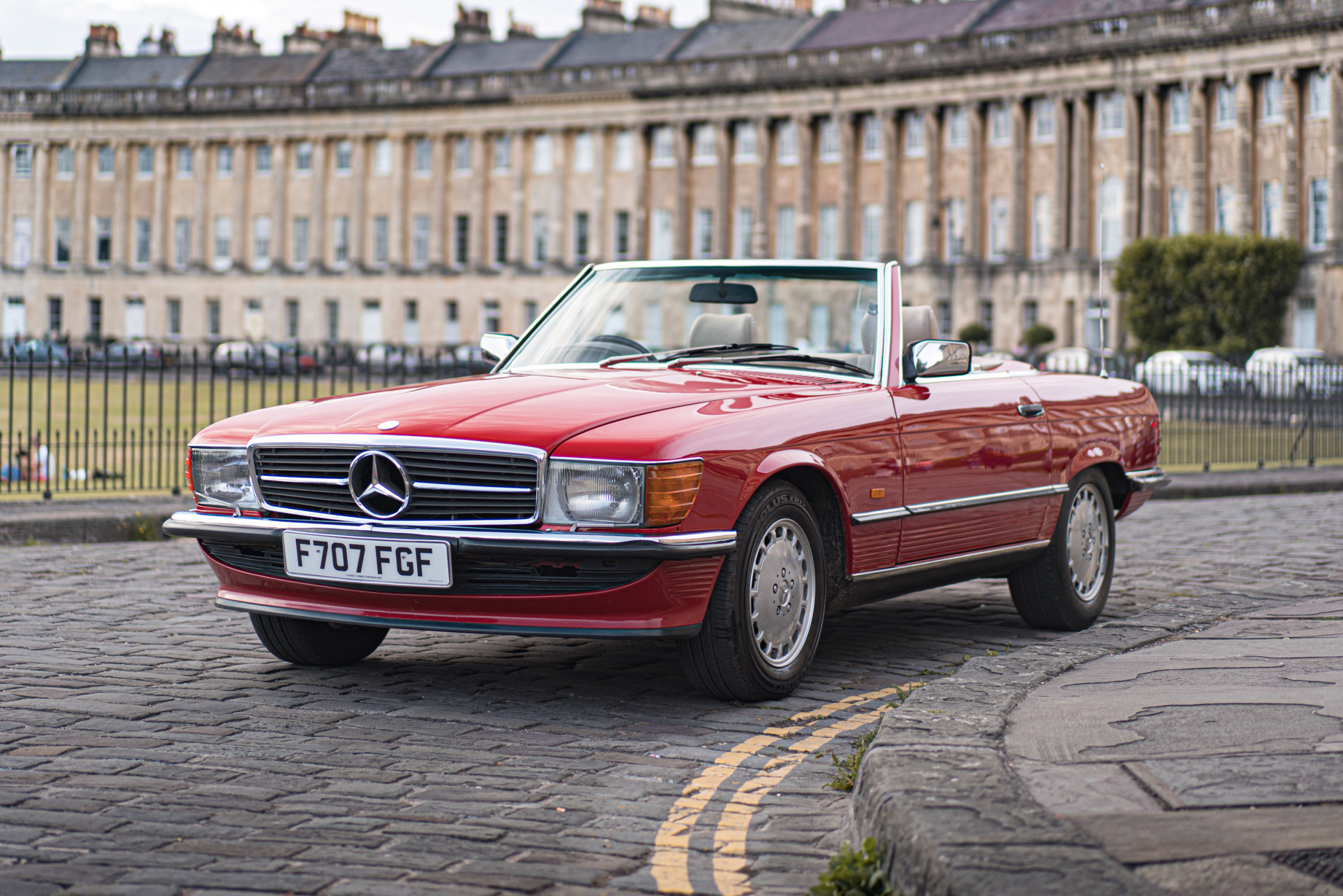 1988 MERCEDES-BENZ (R107) 300 SL