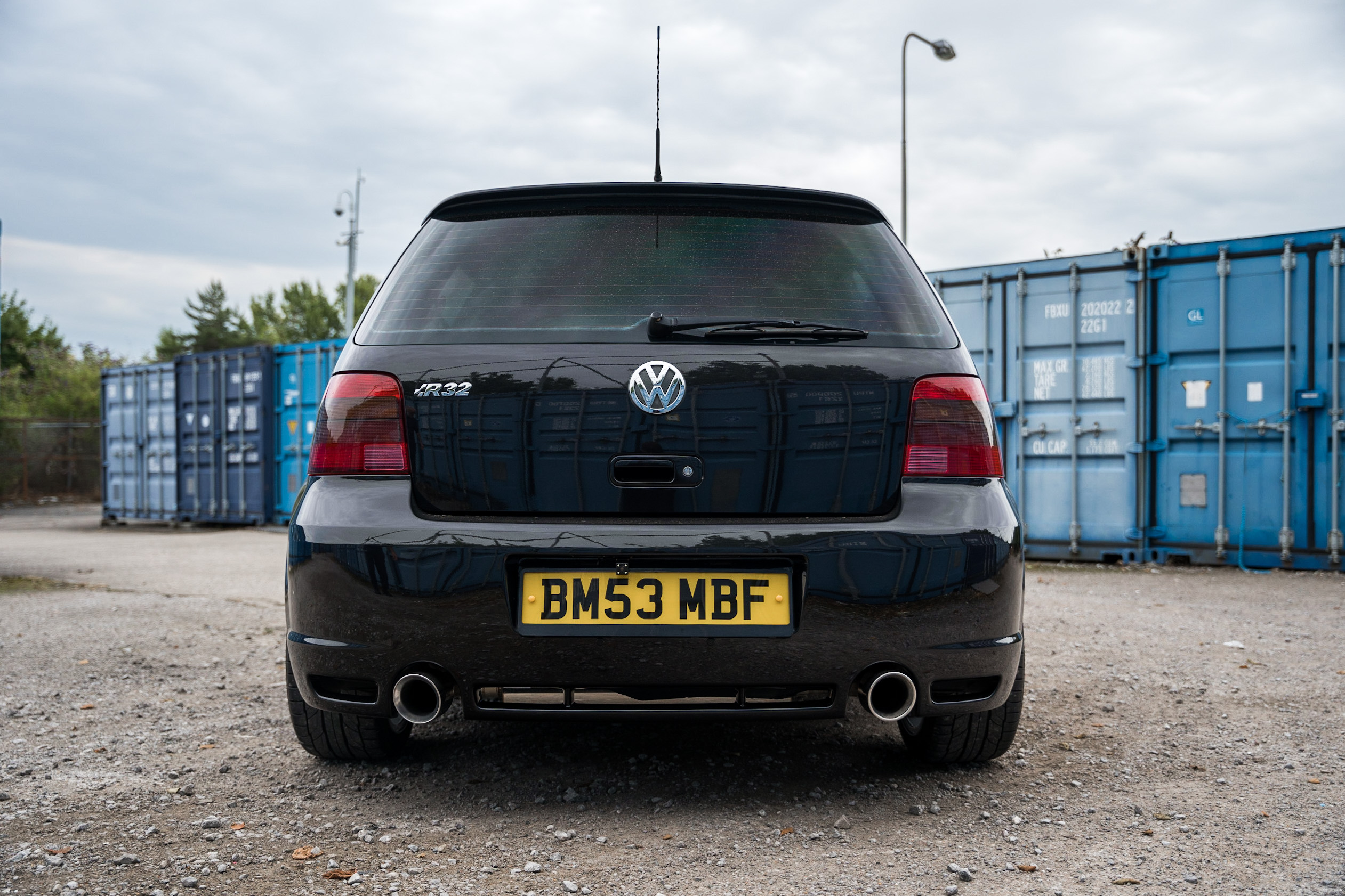 2004 VOLKSWAGEN GOLF (MK4) R32