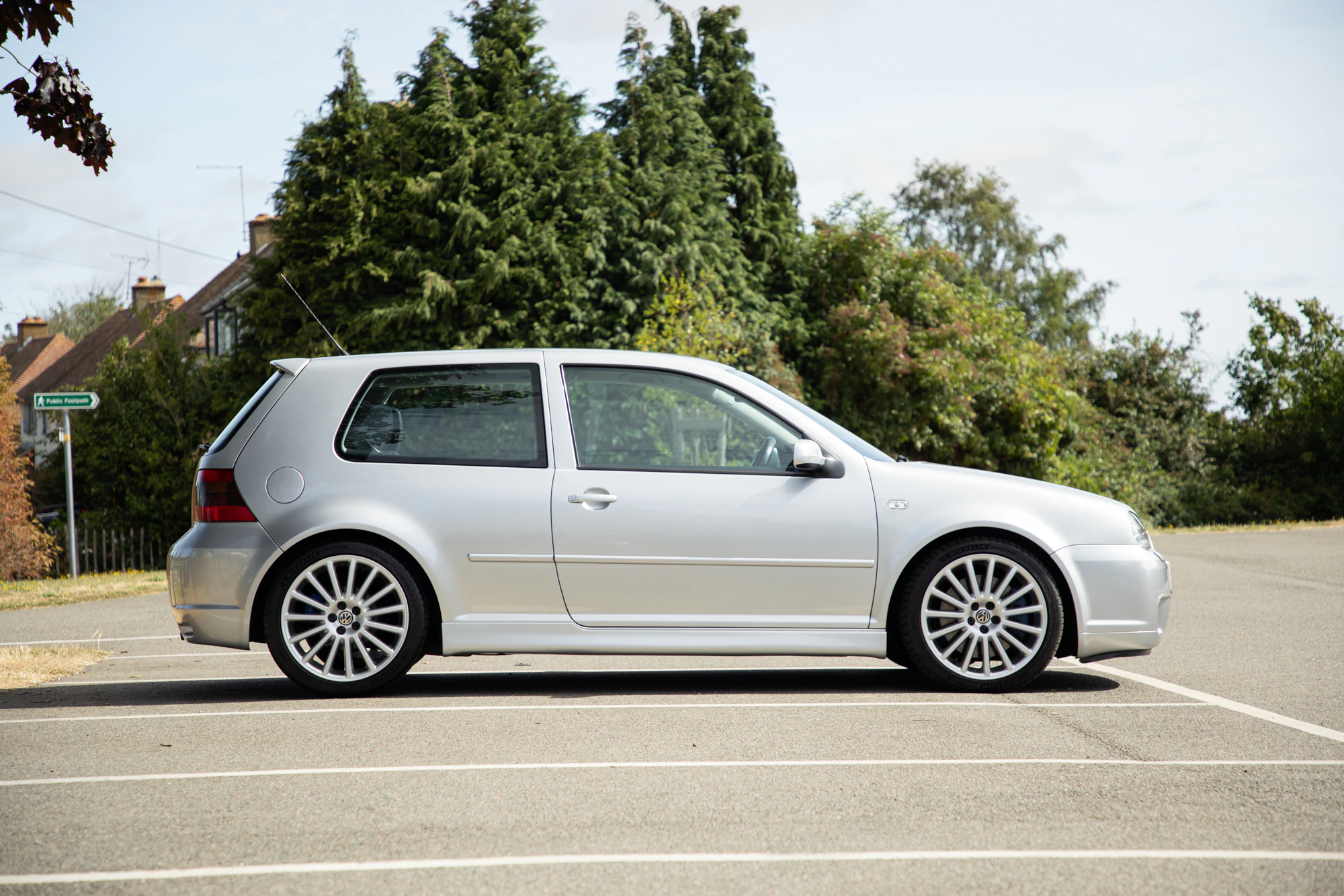 2003 VOLKSWAGEN GOLF (MK4) R32