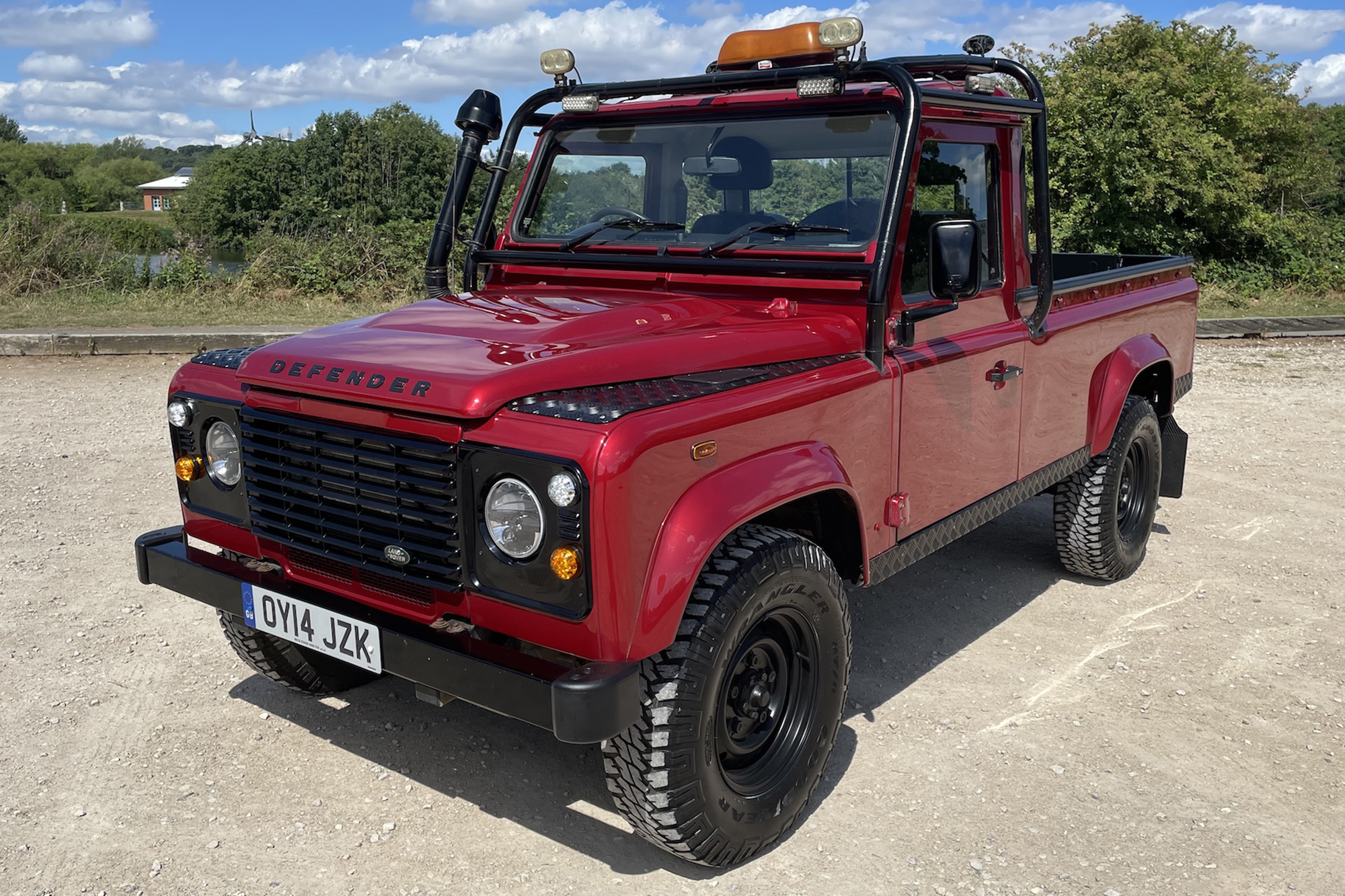 2014 LAND ROVER DEFENDER 110 SINGLE CAB PICK UP