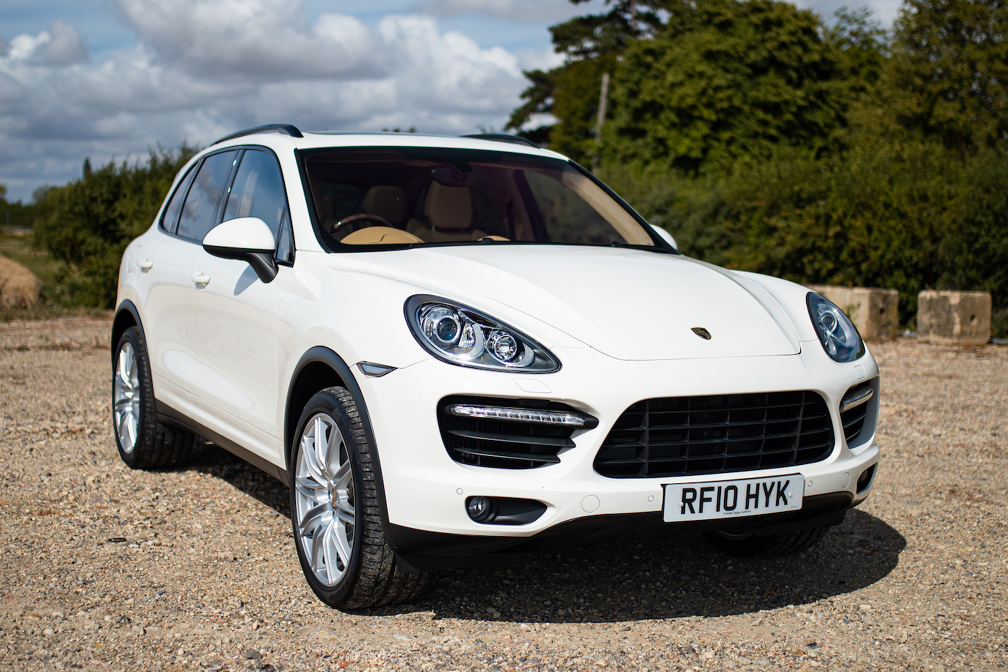 2010 PORSCHE CAYENNE TURBO - 14,648 MILES