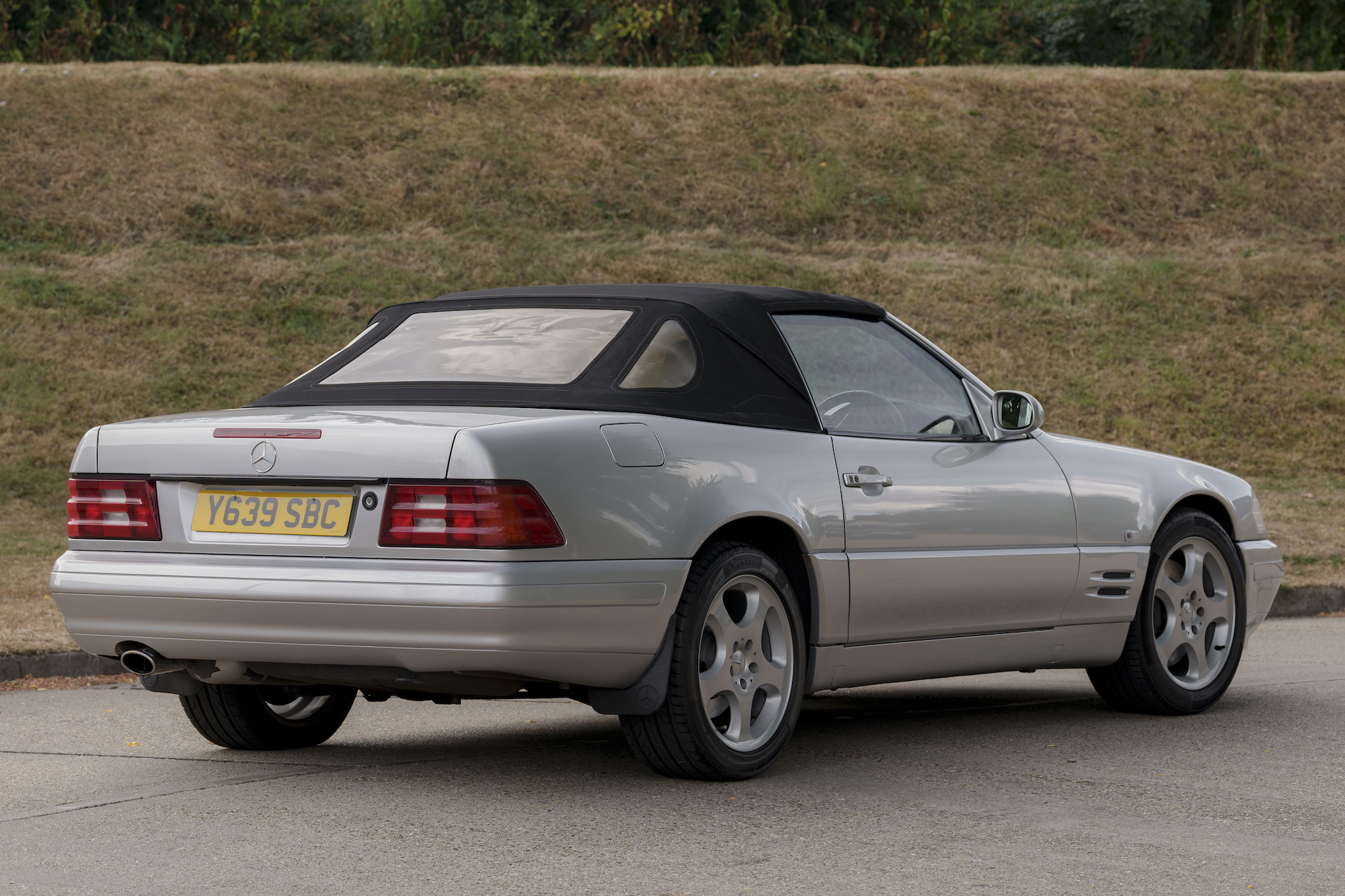 2001 MERCEDES-BENZ (R129) SL320 - 28,668 MILES for sale by auction in ...