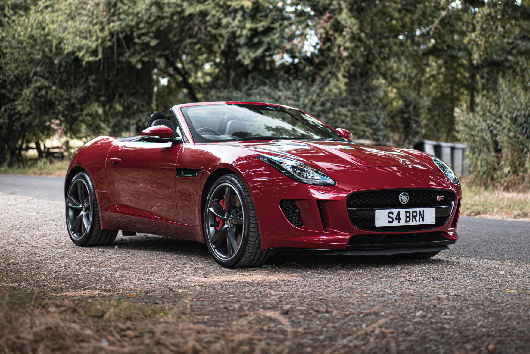 2013 JAGUAR F-TYPE V6 S CONVERTIBLE - 9,900 MILES