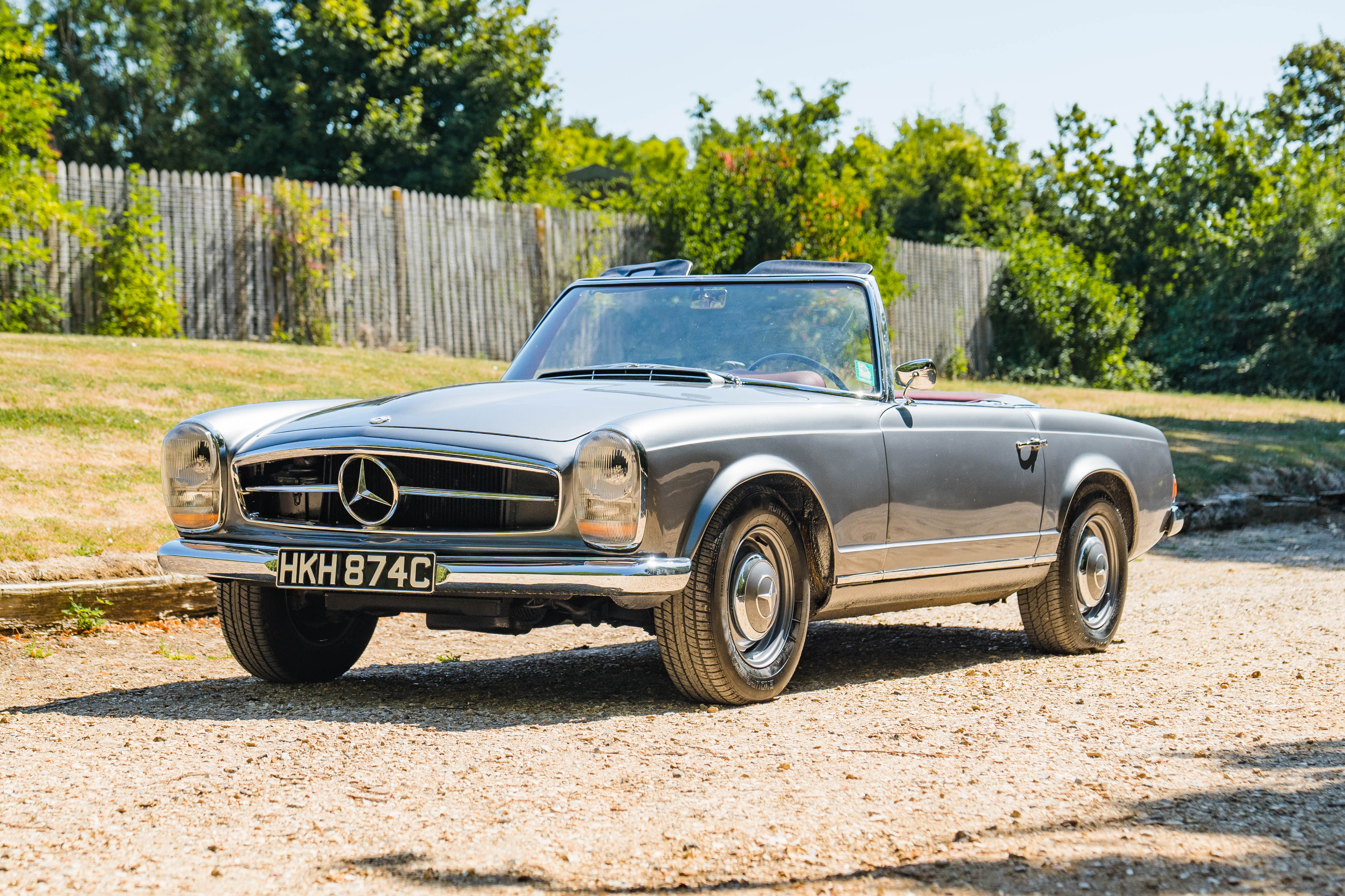 1965 MERCEDES-BENZ 230 SL PAGODA