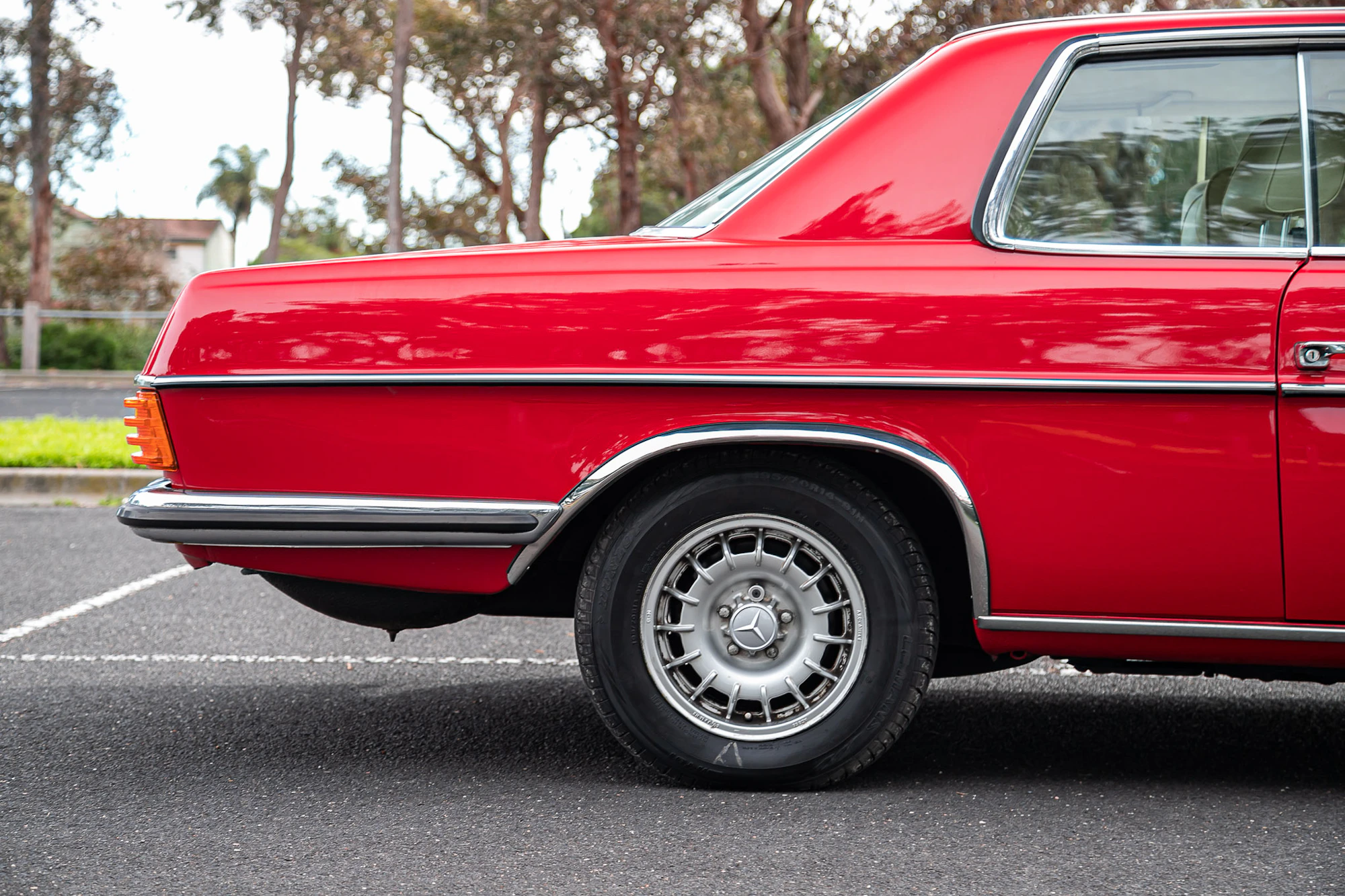 1976 MERCEDES-BENZ (W114) 250 C COUPE