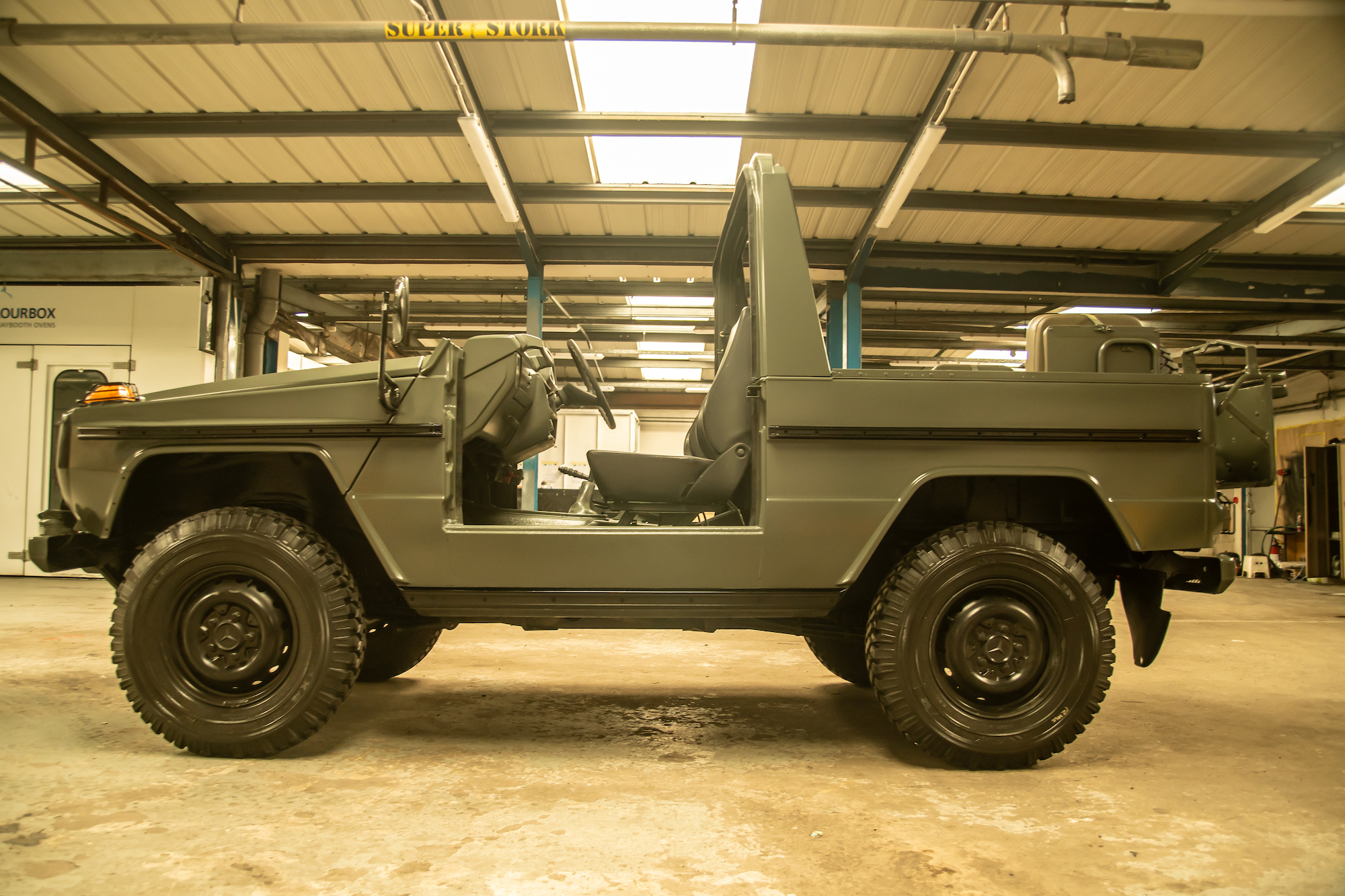 1987 MERCEDES-BENZ (W460) 240GD