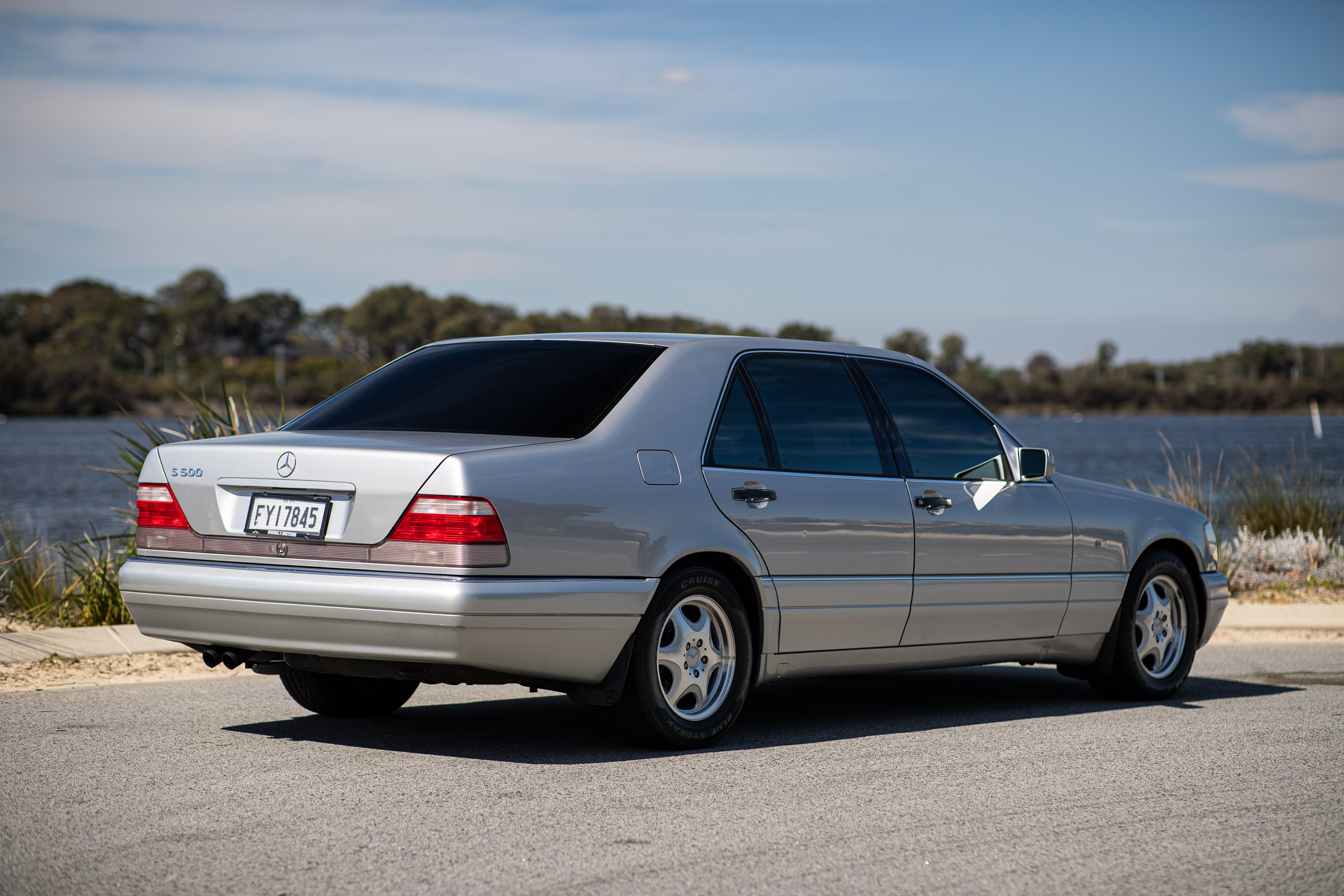 MERCEDES-BENZ W140
