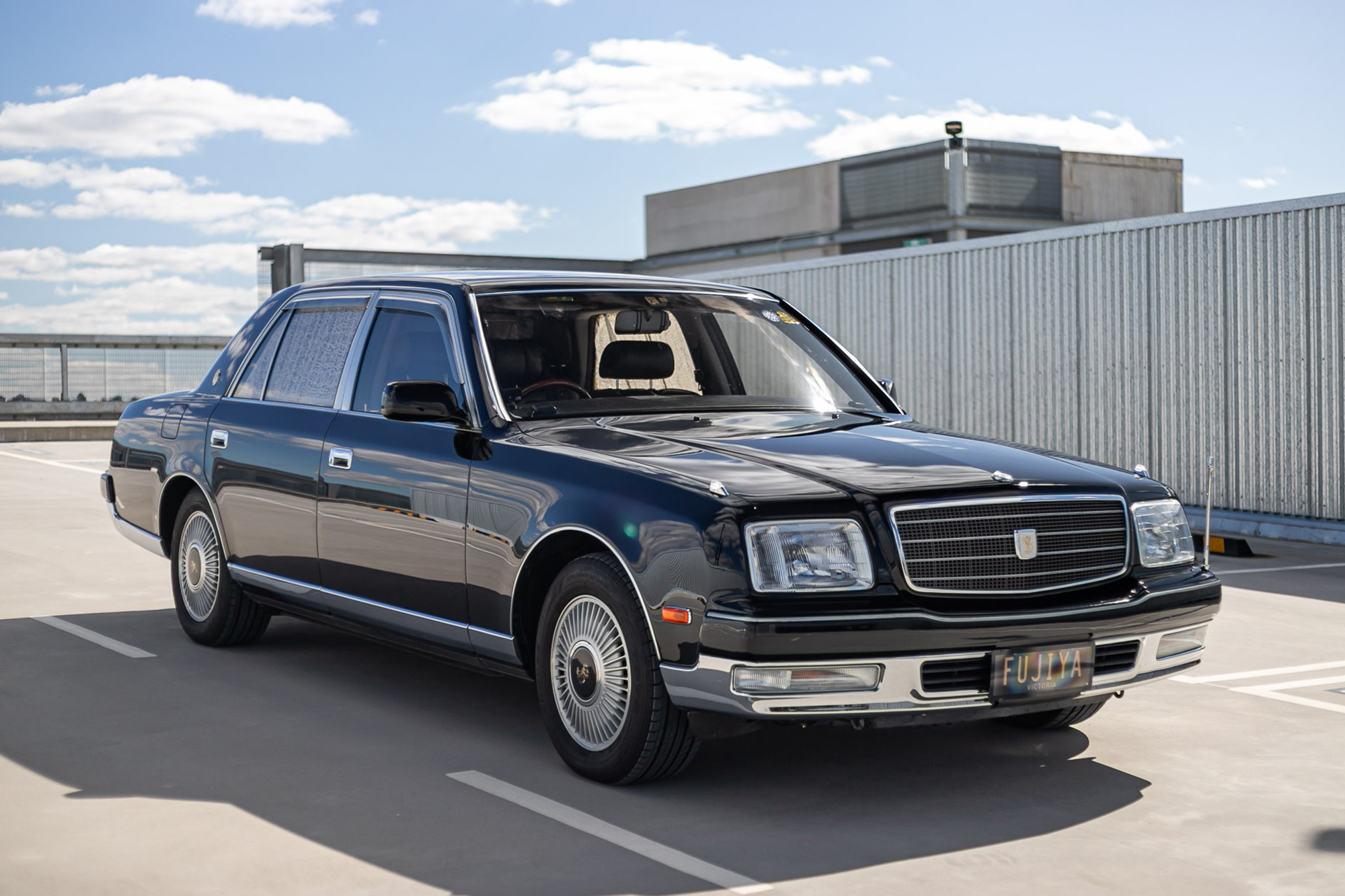 2006 TOYOTA CENTURY V12