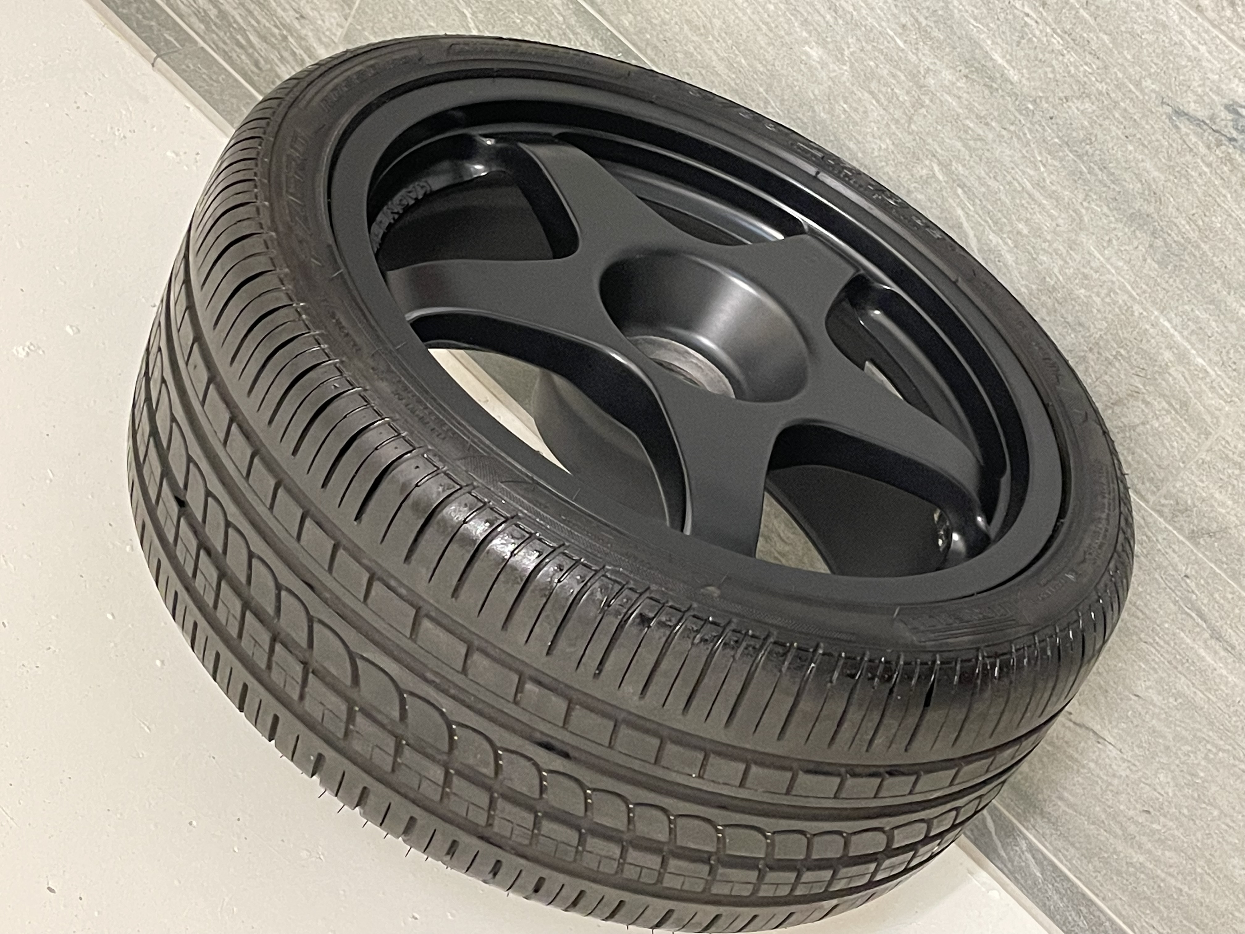 SET OF FERRARI F40 OZ RACING WHEELS AND TYRES