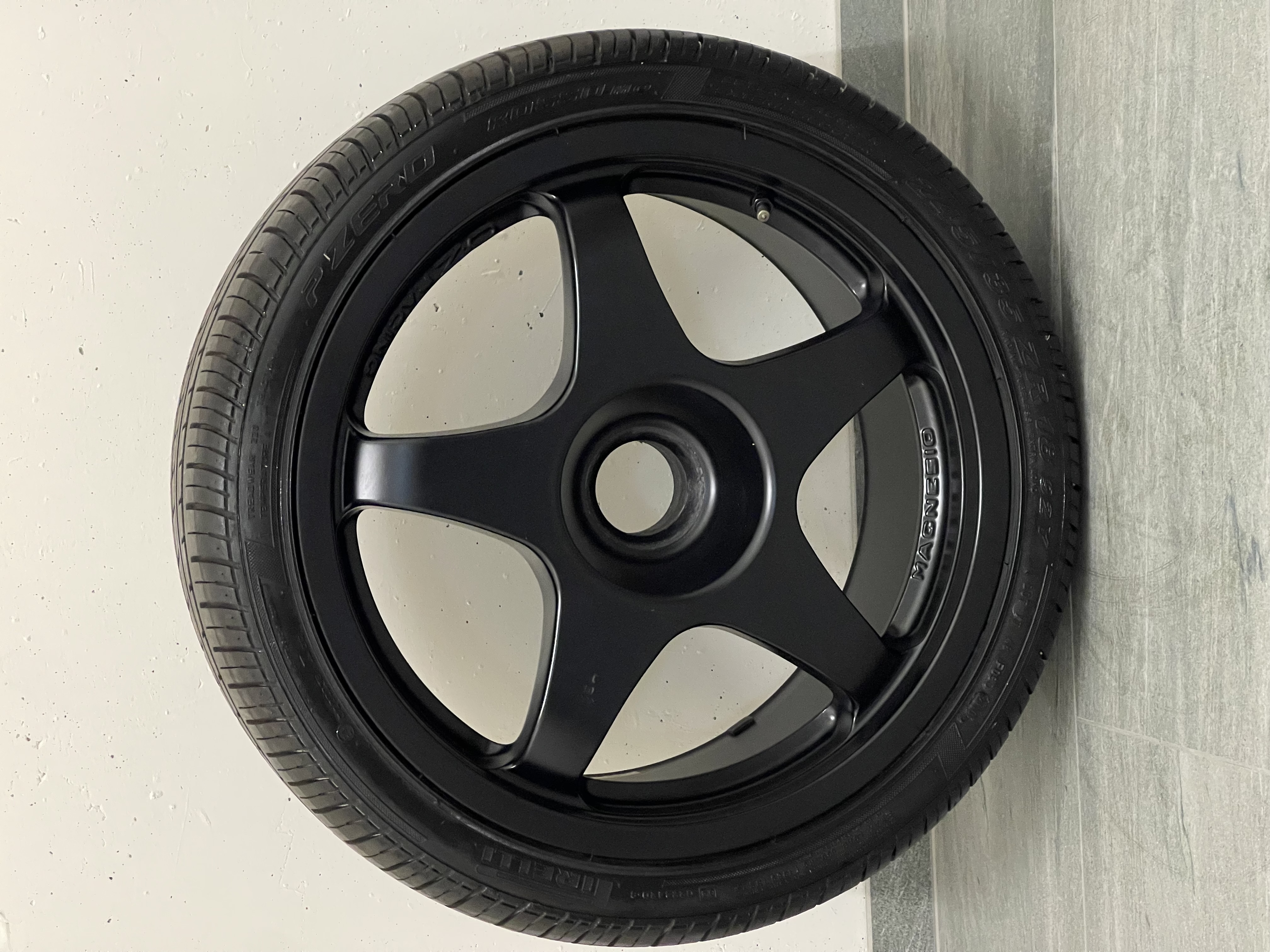 SET OF FERRARI F40 OZ RACING WHEELS AND TYRES